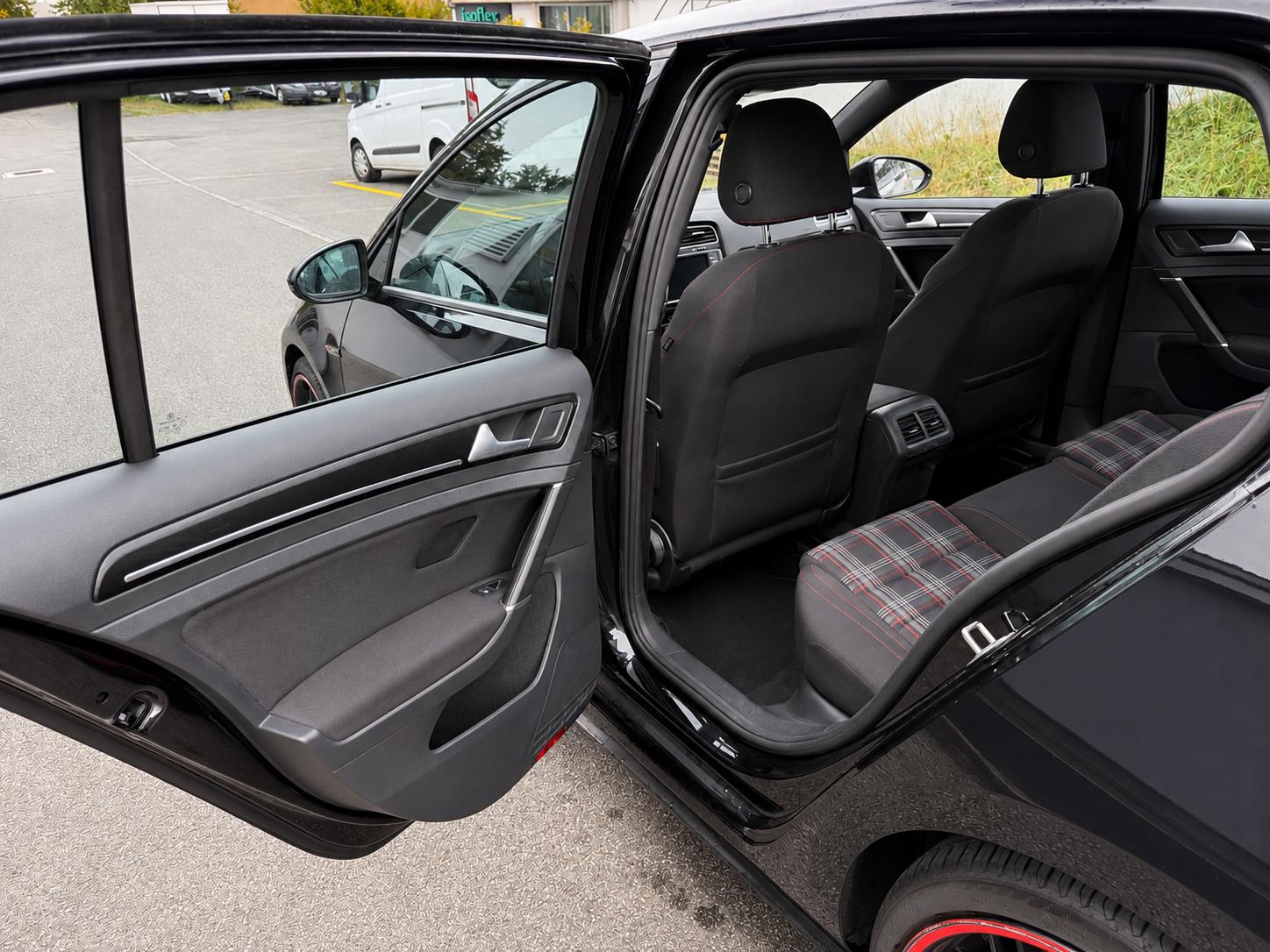VW Golf 2.0 TSI GTI Performance DSG-image-27