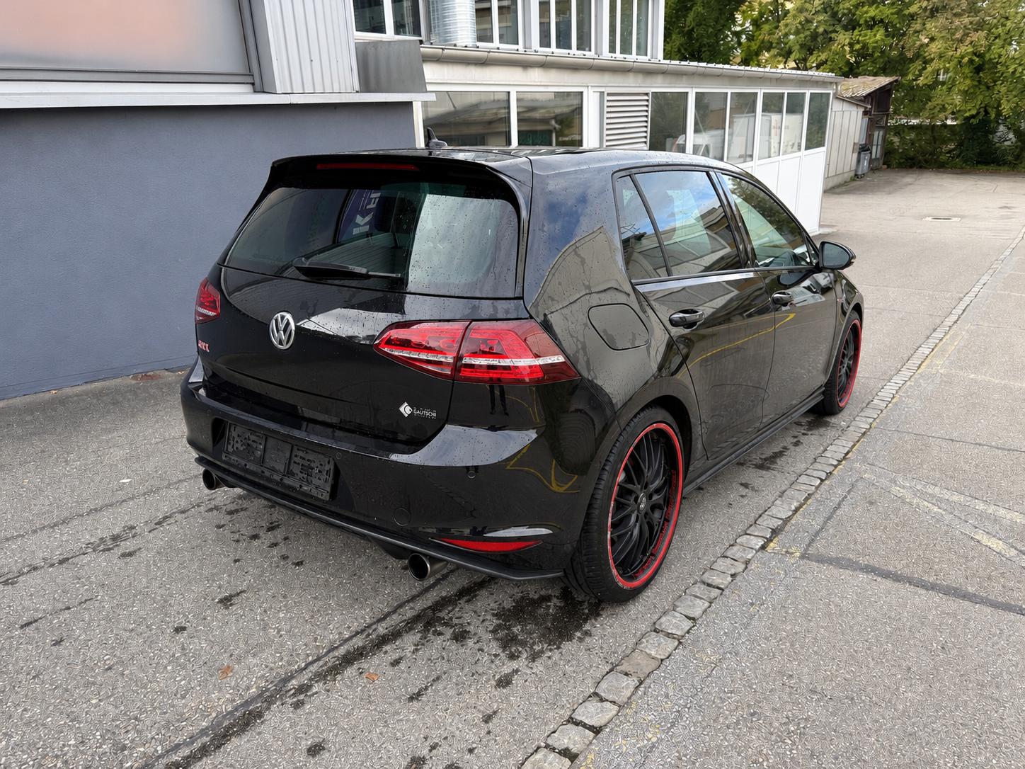 VW Golf 2.0 TSI GTI Performance DSG-image-3