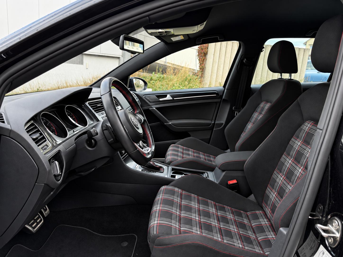 VW Golf 2.0 TSI GTI Performance DSG-image-24