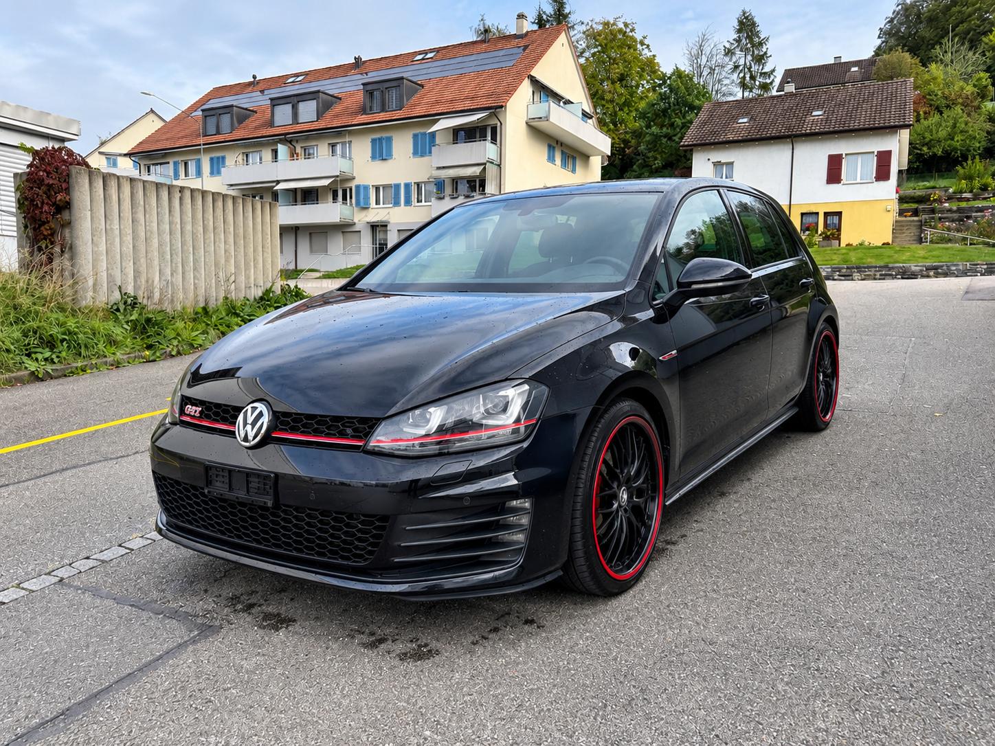 VW Golf 2.0 TSI GTI Performance DSG-image-1