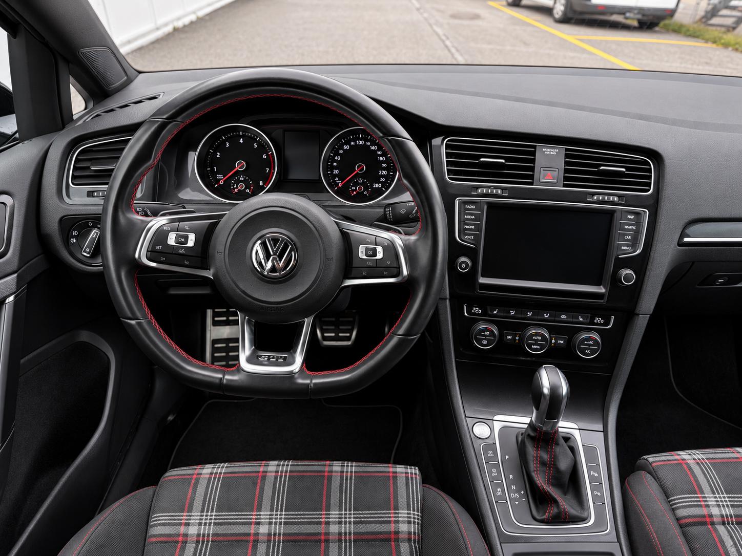VW Golf 2.0 TSI GTI Performance DSG-image-12