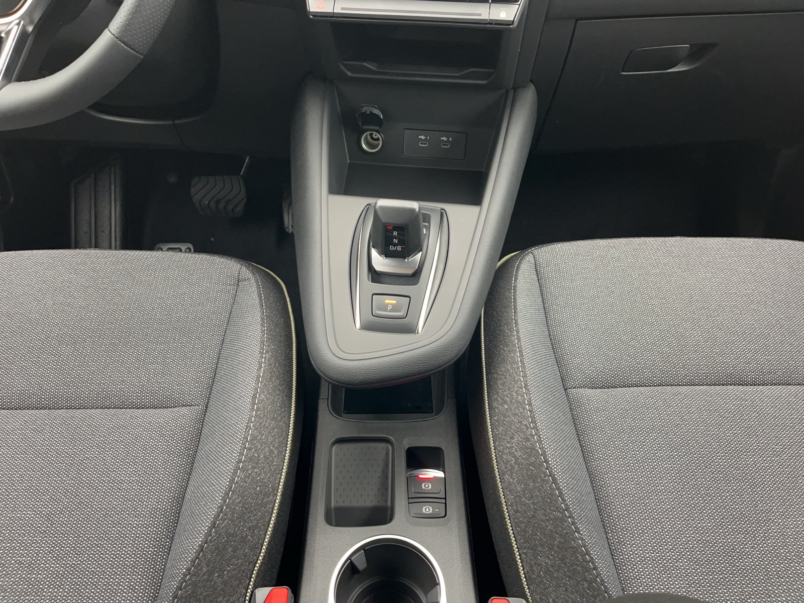 RENAULT Captur 1.8 E-Tech techno-image-13