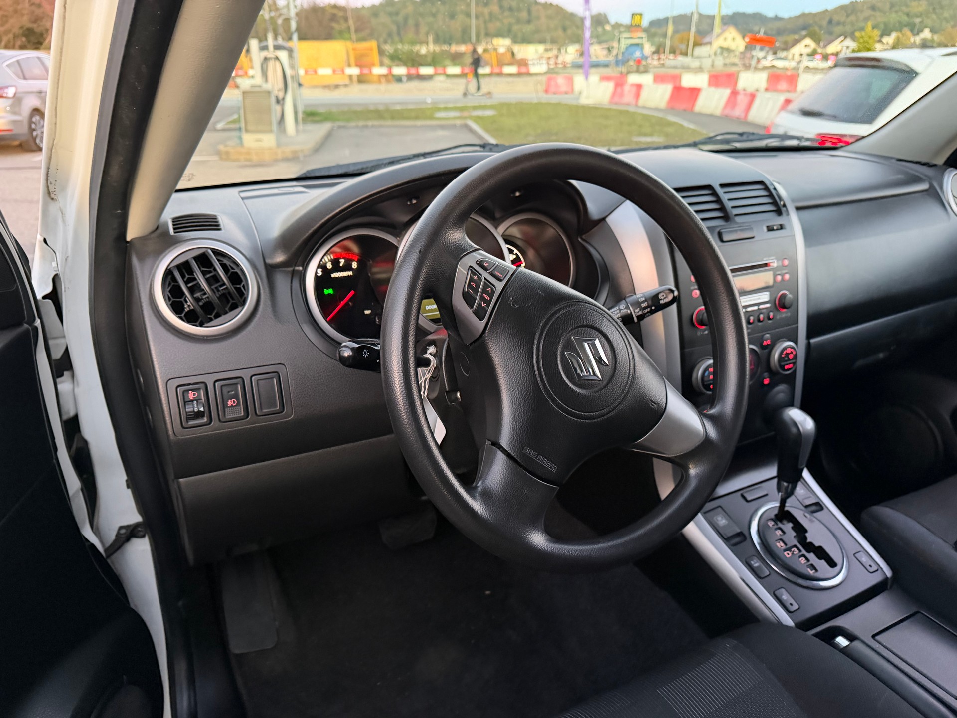 SUZUKI Grand Vitara 2.4 16V GL Top Automatic-image-11