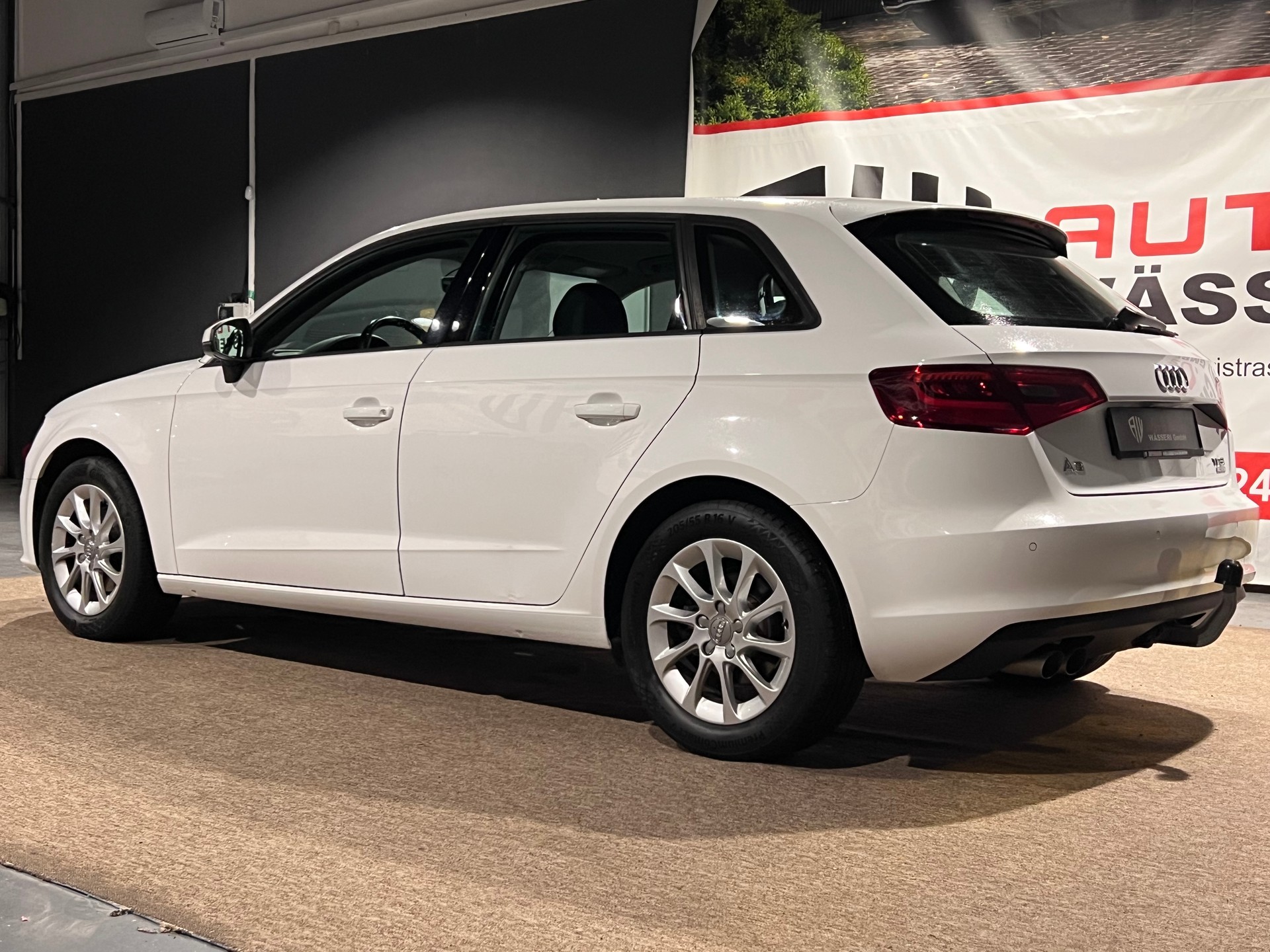 AUDI A3 Sportback 1.4 TFSI Ambition-image-4