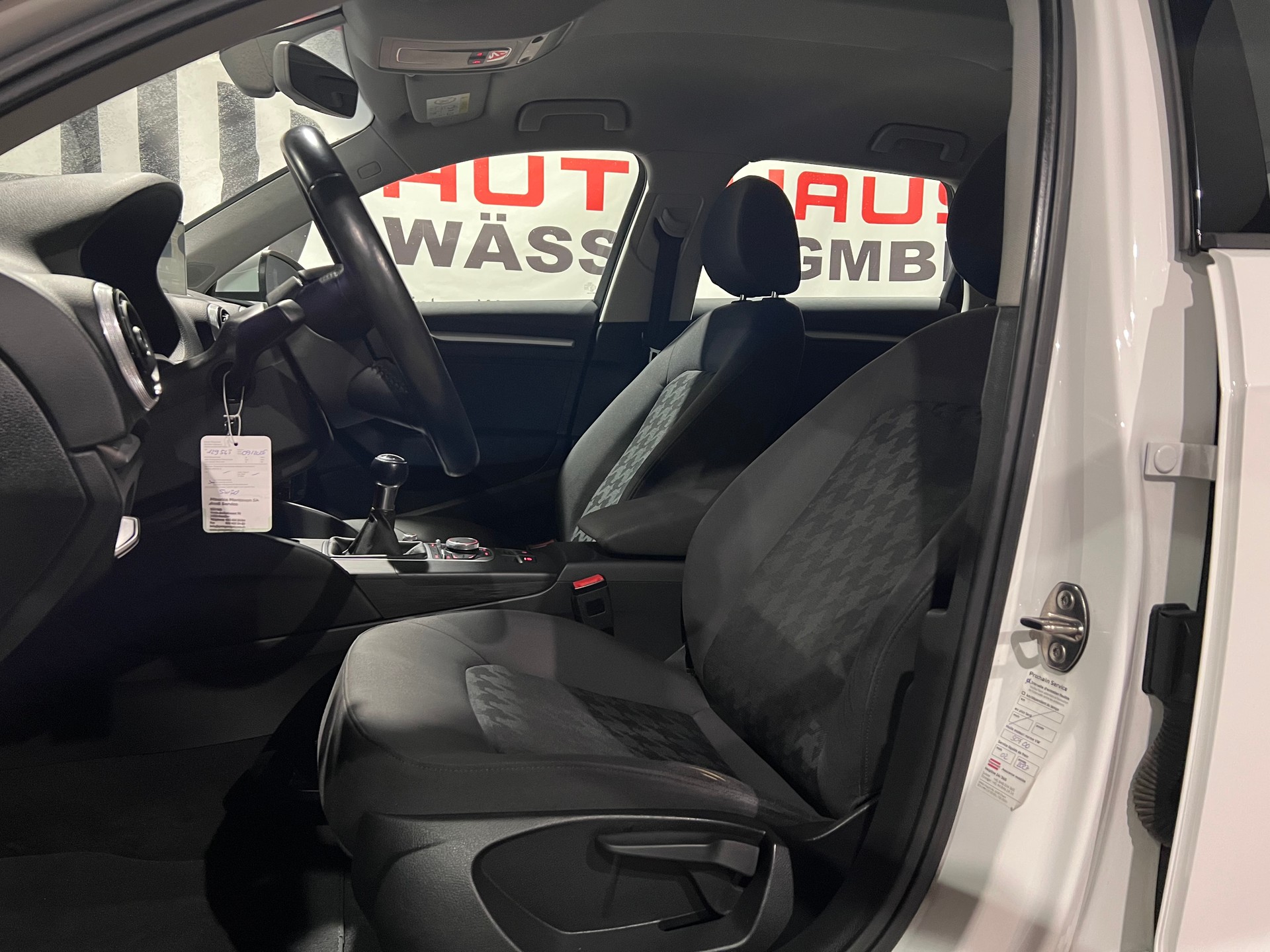 AUDI A3 Sportback 1.4 TFSI Ambition-image-10