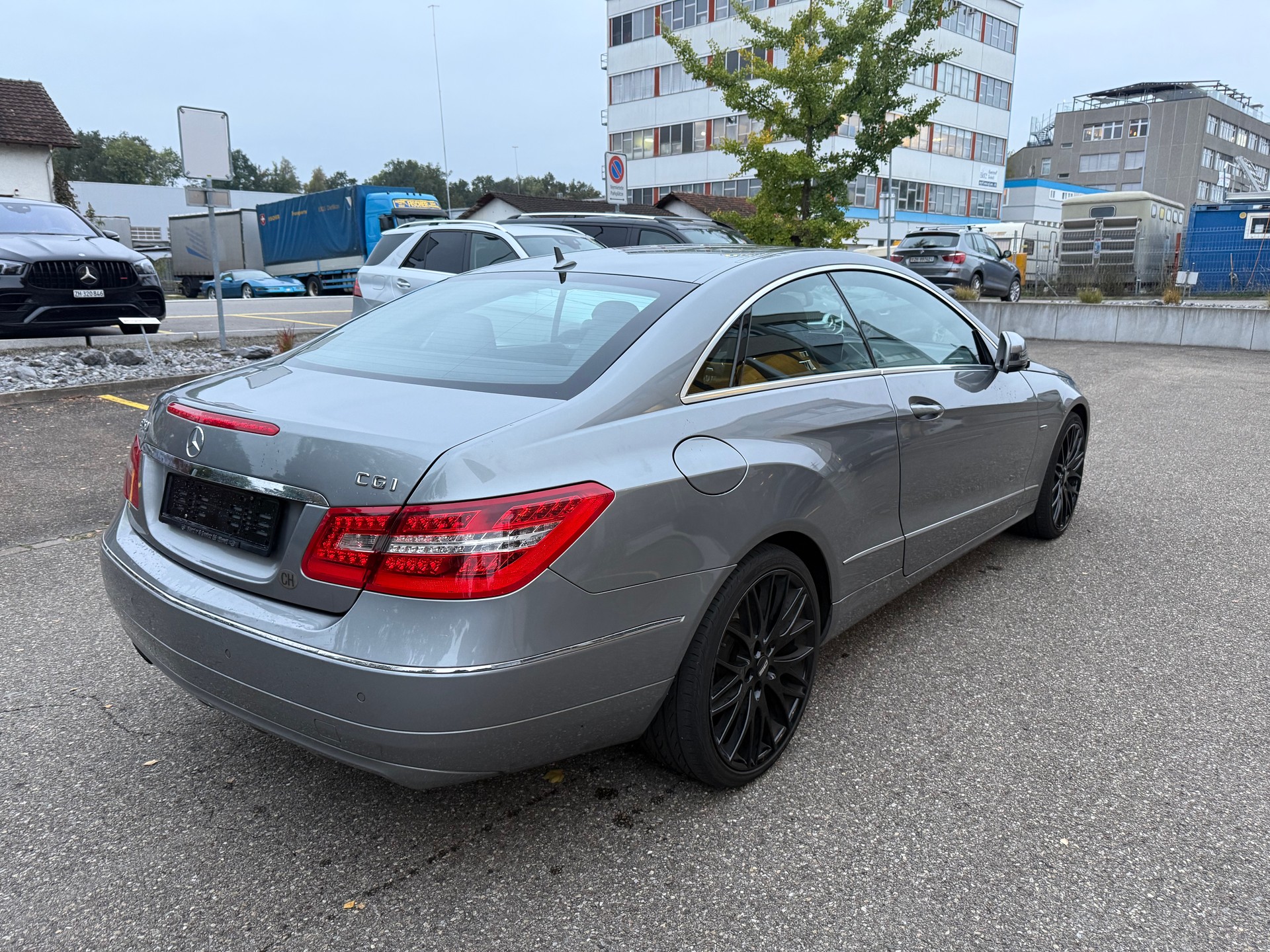 MERCEDES-BENZ E 250 CGI BlueEfficiency Automatic-image-5