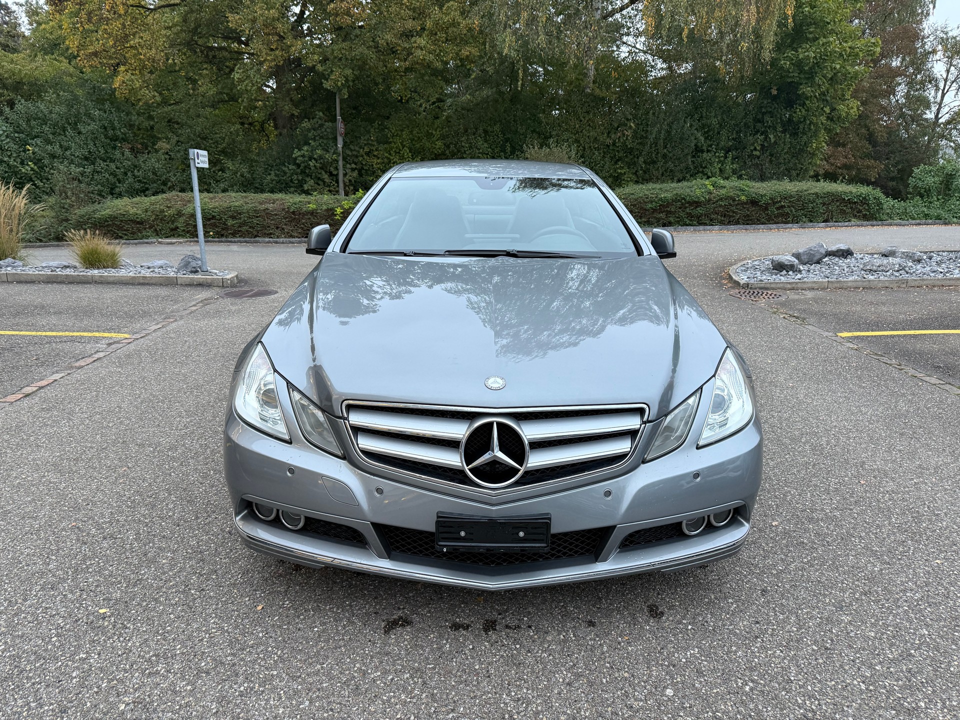 MERCEDES-BENZ E 250 CGI BlueEfficiency Automatic-image-1