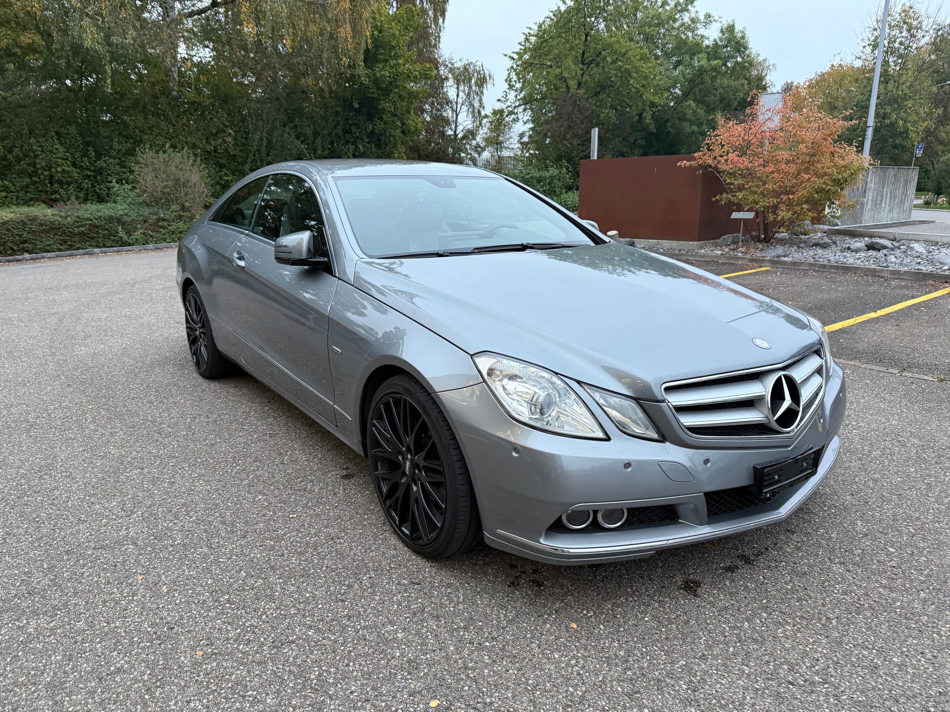 MERCEDES-BENZ E 250 CGI BlueEfficiency Automatic-image-2
