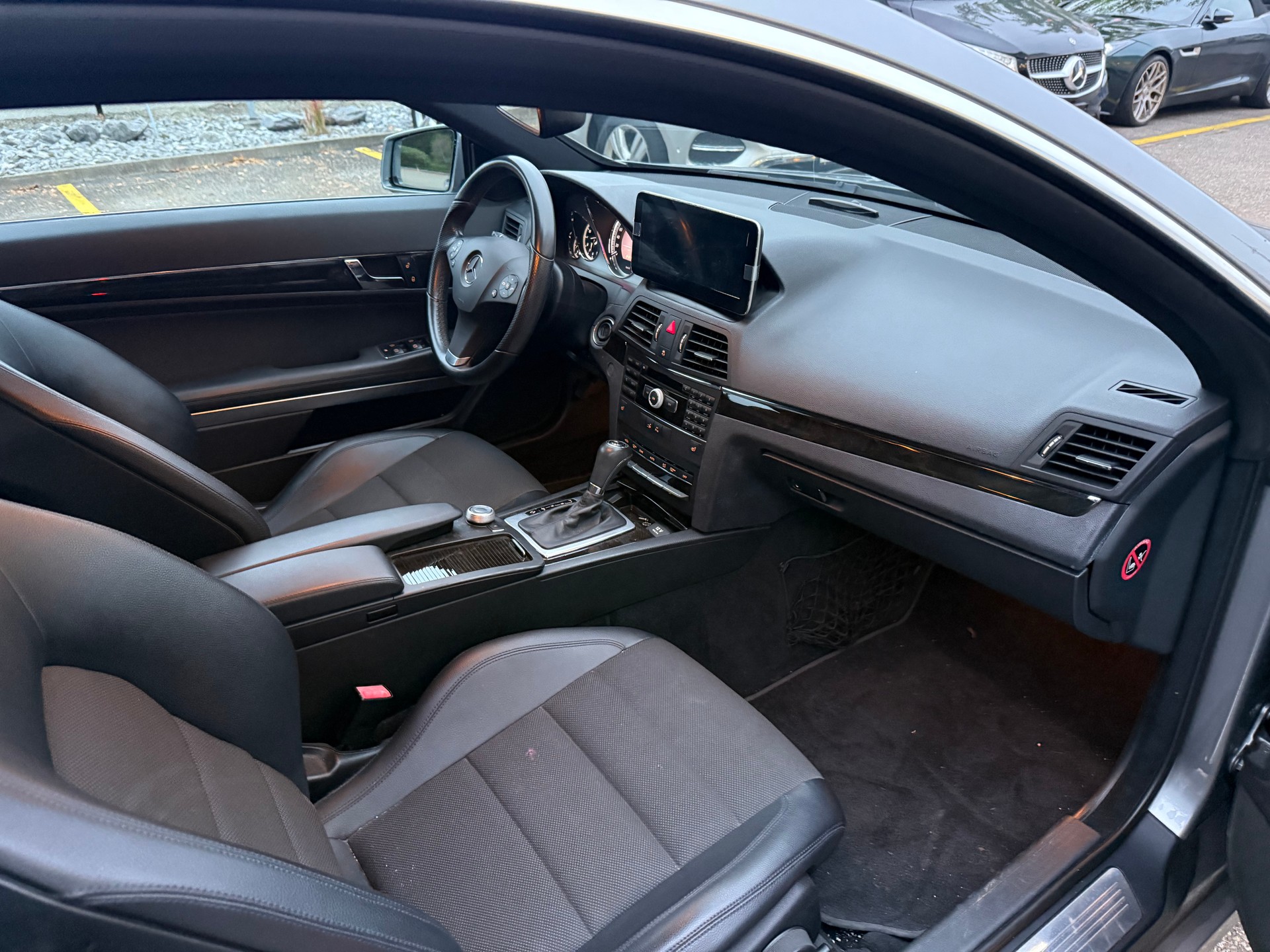 MERCEDES-BENZ E 250 CGI BlueEfficiency Automatic-image-6