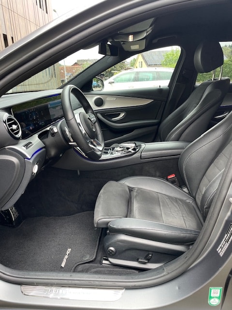 MERCEDES-BENZ E 300 de AMG Line 9G-Tronic-image-14