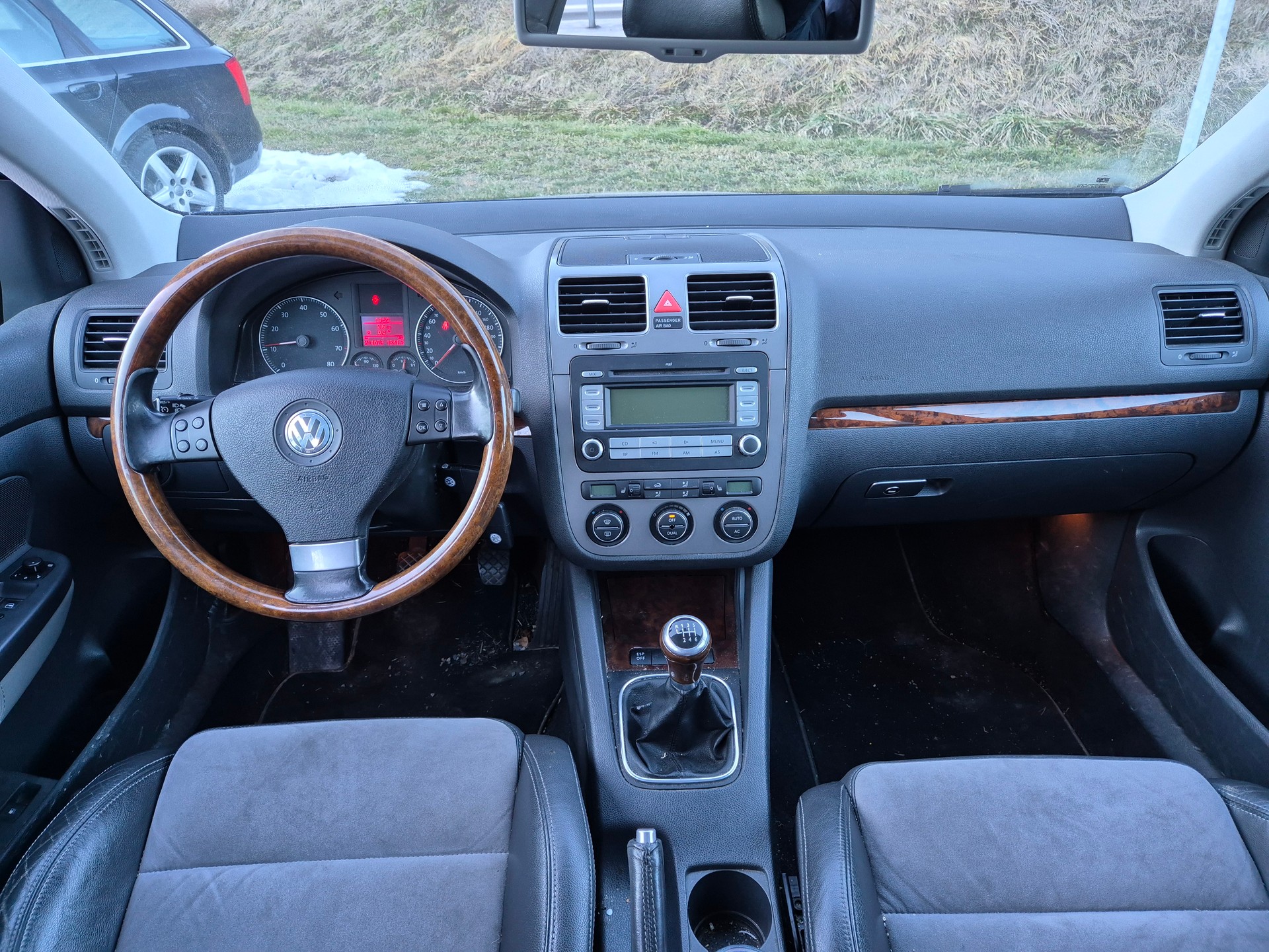 VW Golf 2.0 FSI Comfortline 4Motion-image-8