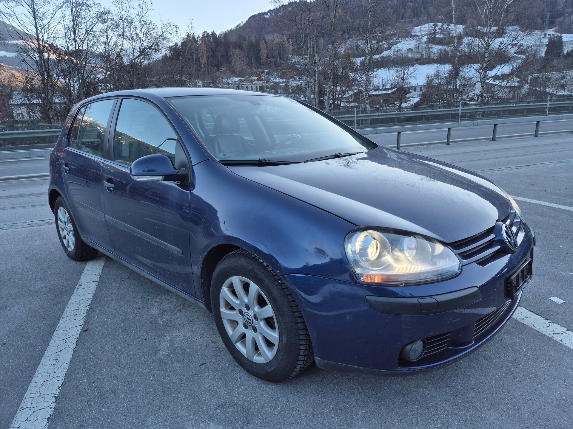 VW Golf 2.0 FSI Comfortline 4Motion-image-1