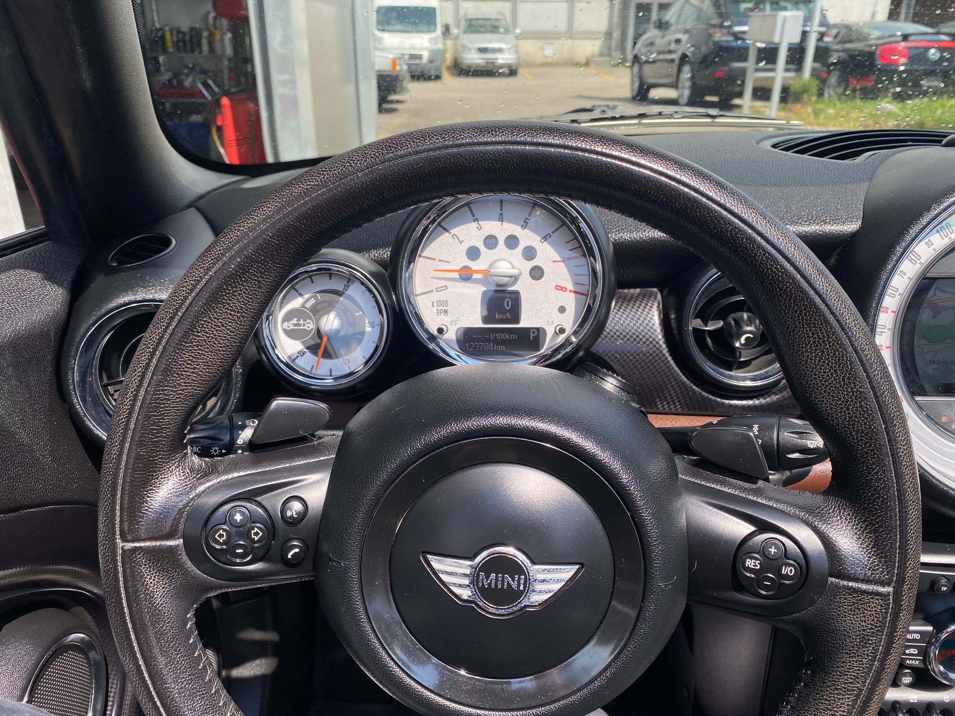 MINI Mini Cabrio Cooper S Steptronic-image-15