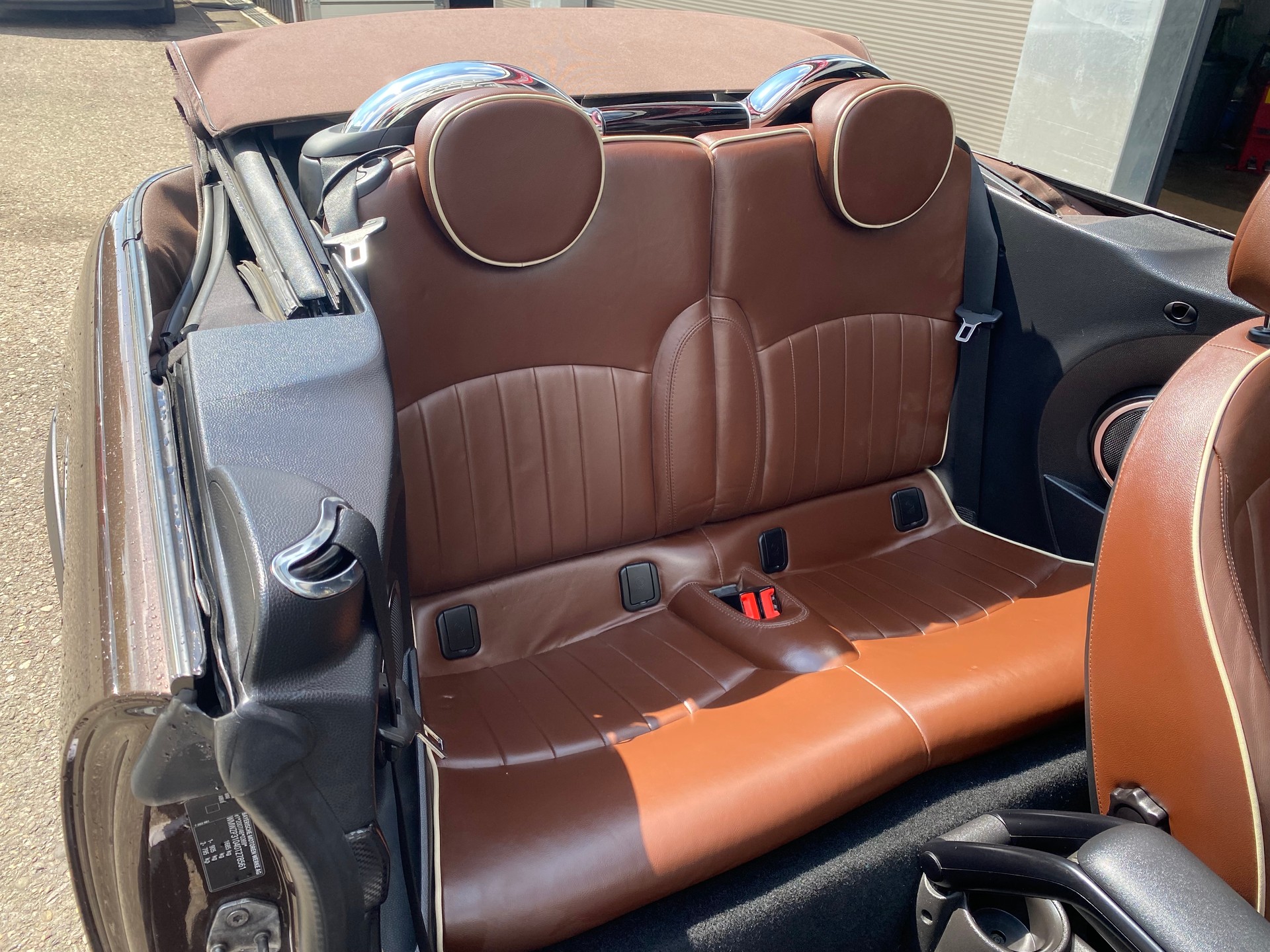 MINI Mini Cabrio Cooper S Steptronic-image-13