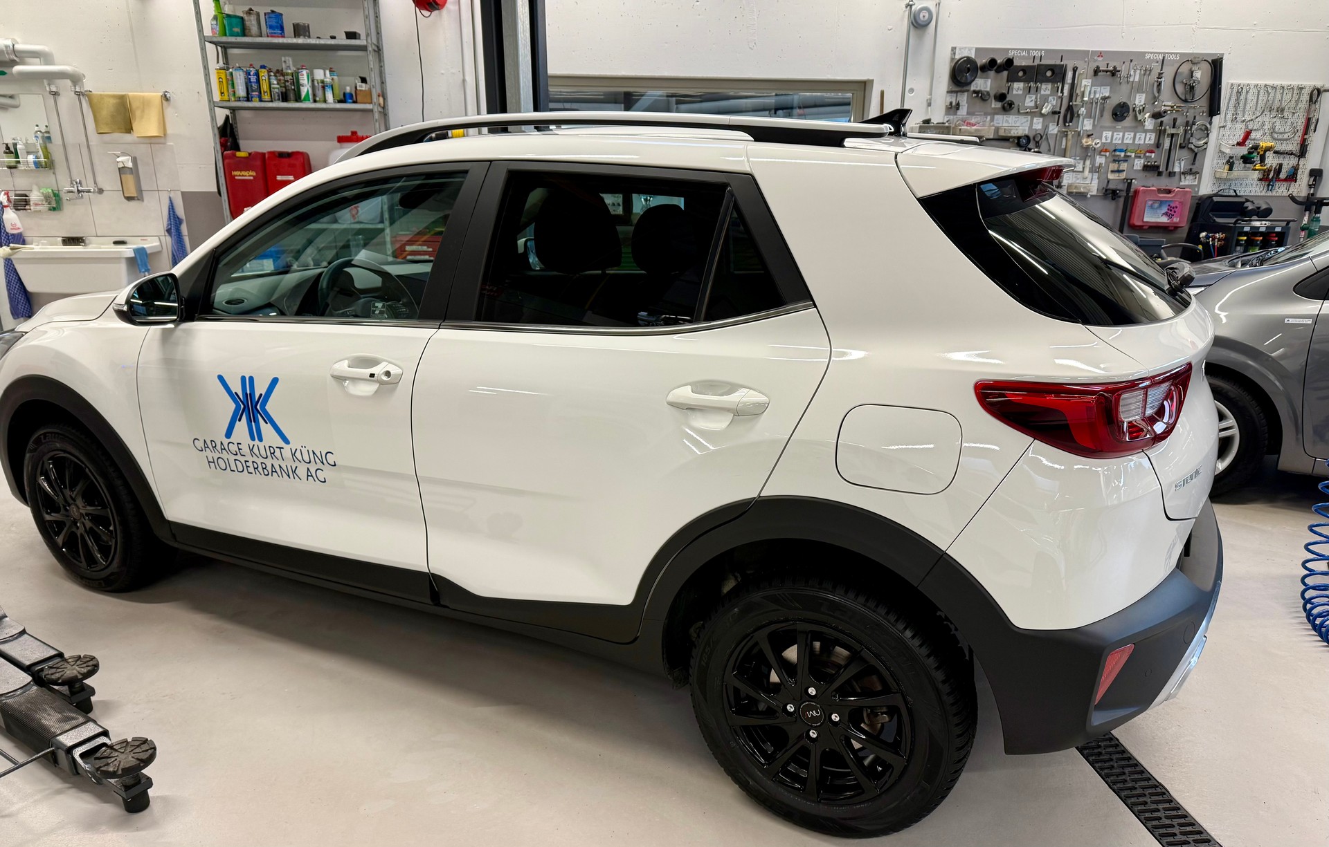 KIA Stonic 1.0 T-GDI MHEV GT-Line DCT-image-2