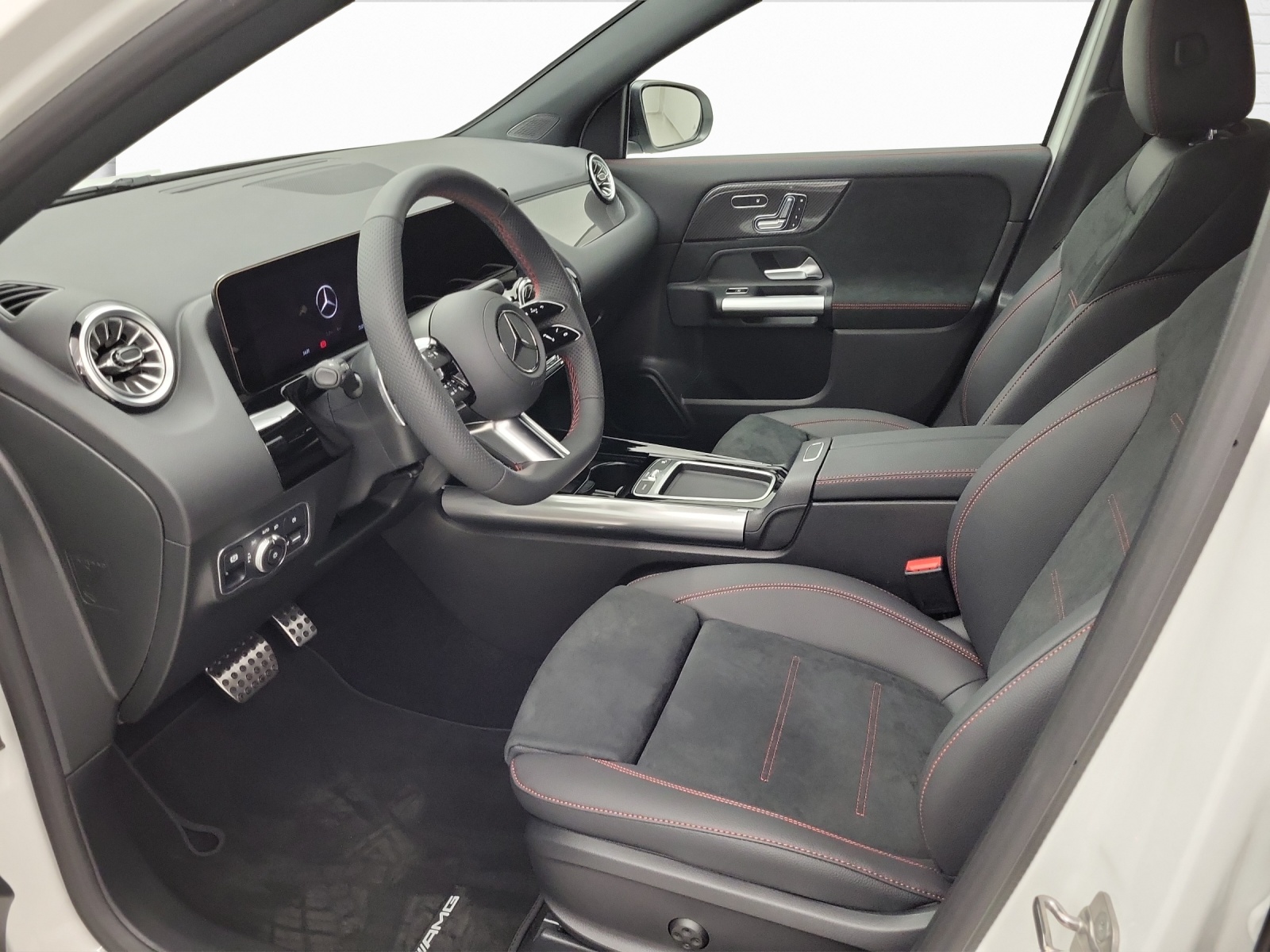 MERCEDES-BENZ GLA 220 d AMG Line 4Matic Swiss Star-image-6