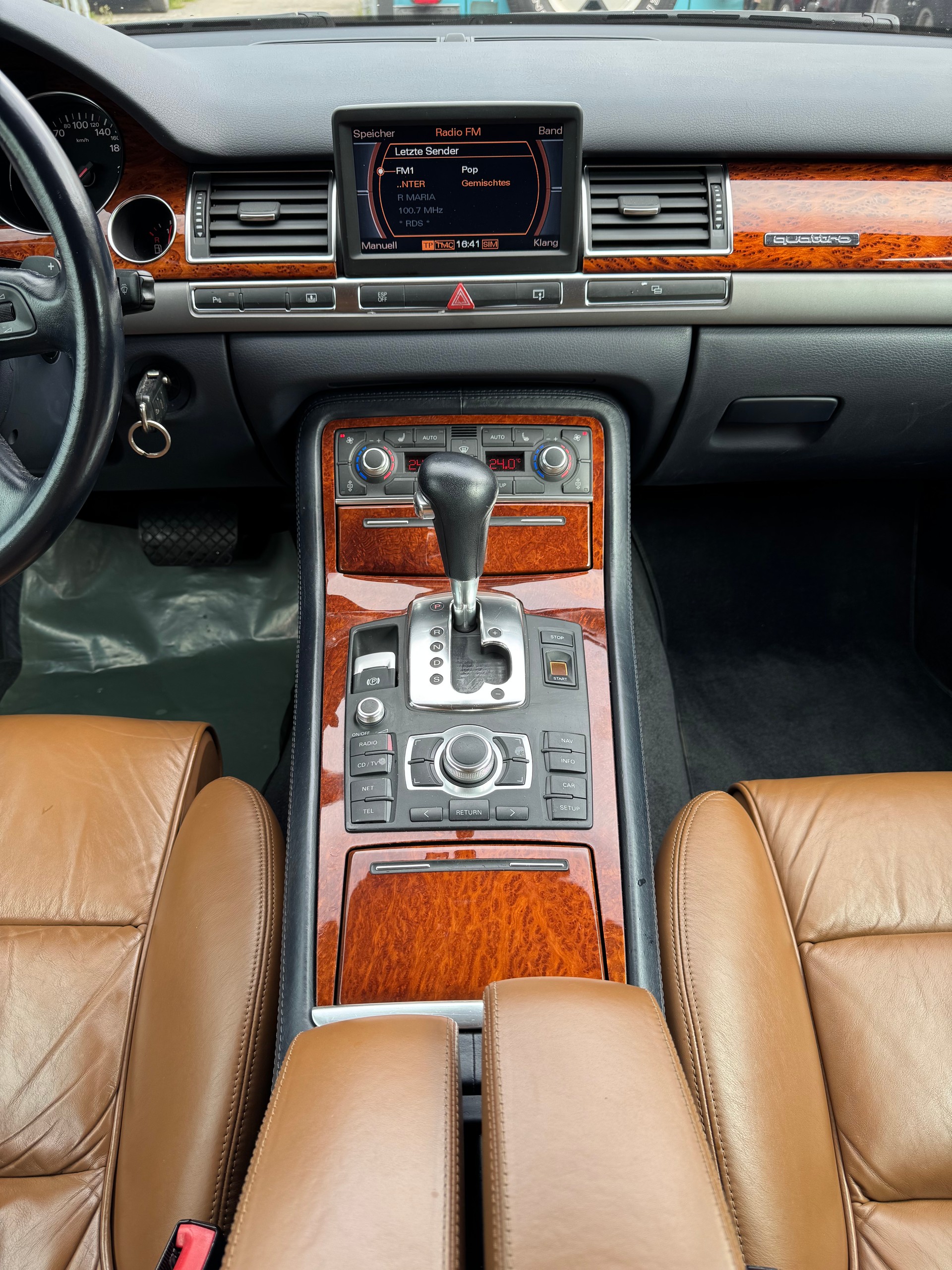 AUDI A8 4.2 quattro tiptronic-image-14