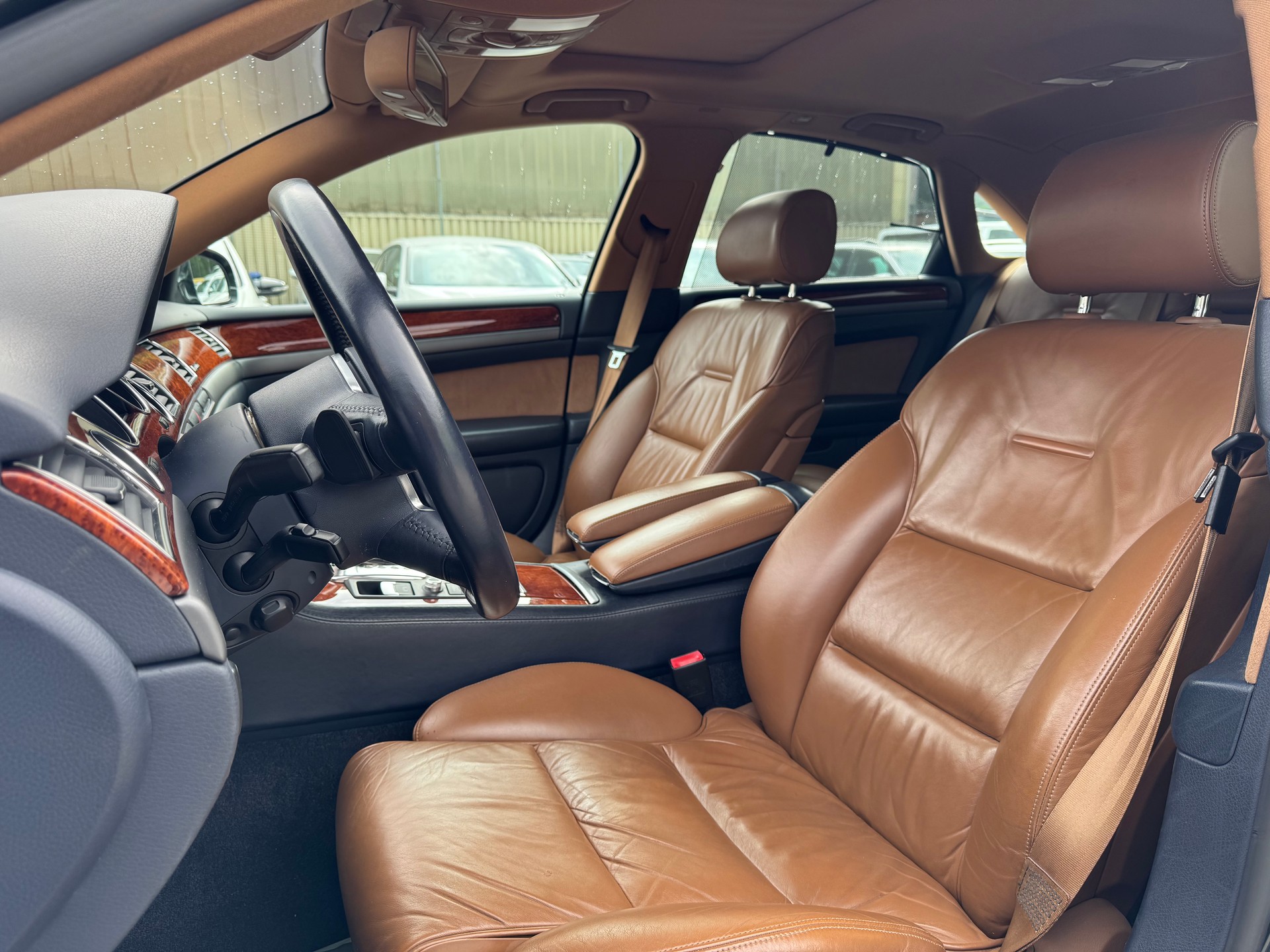 AUDI A8 4.2 quattro tiptronic-image-9
