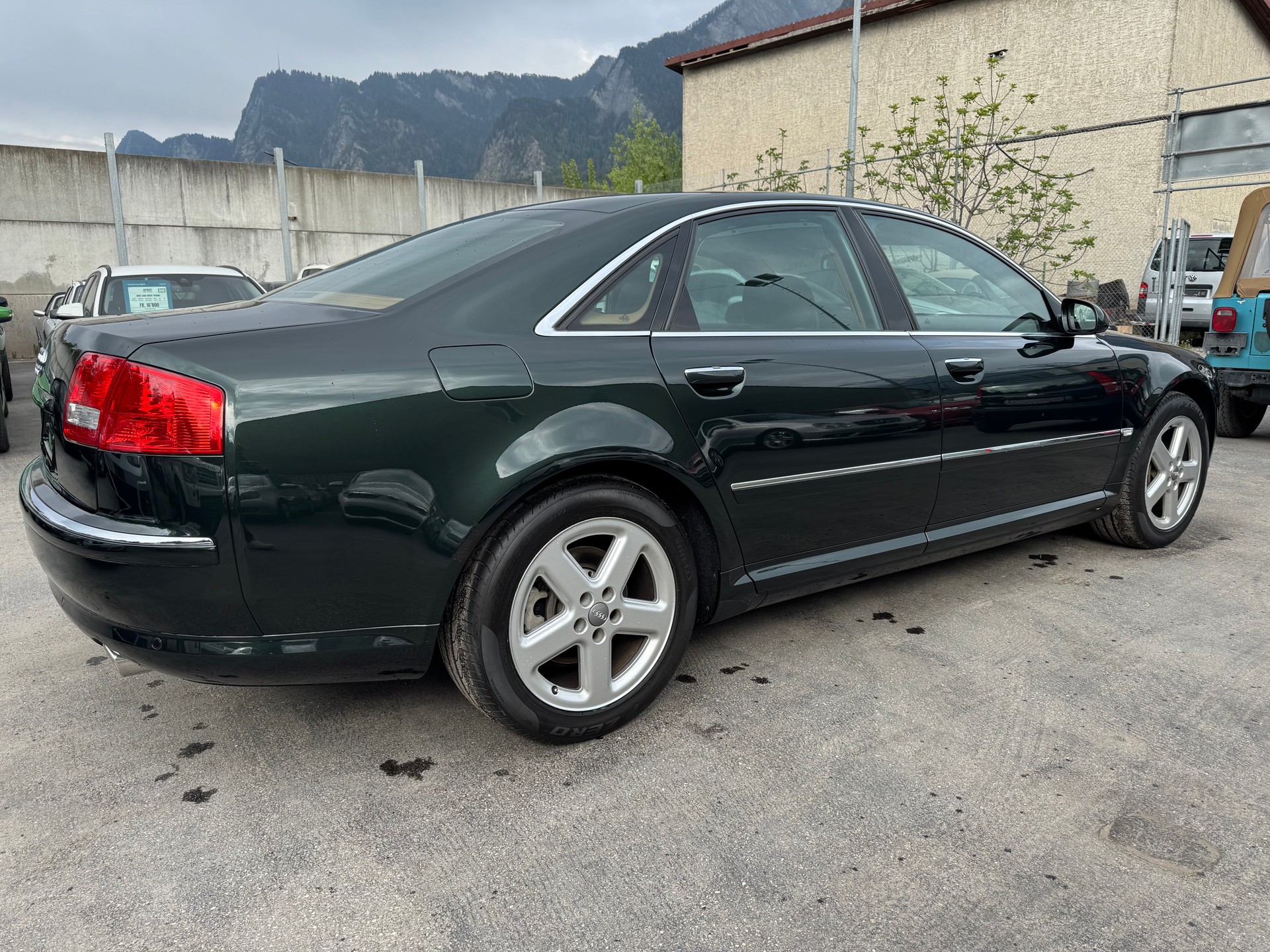 AUDI A8 4.2 quattro tiptronic-image-3