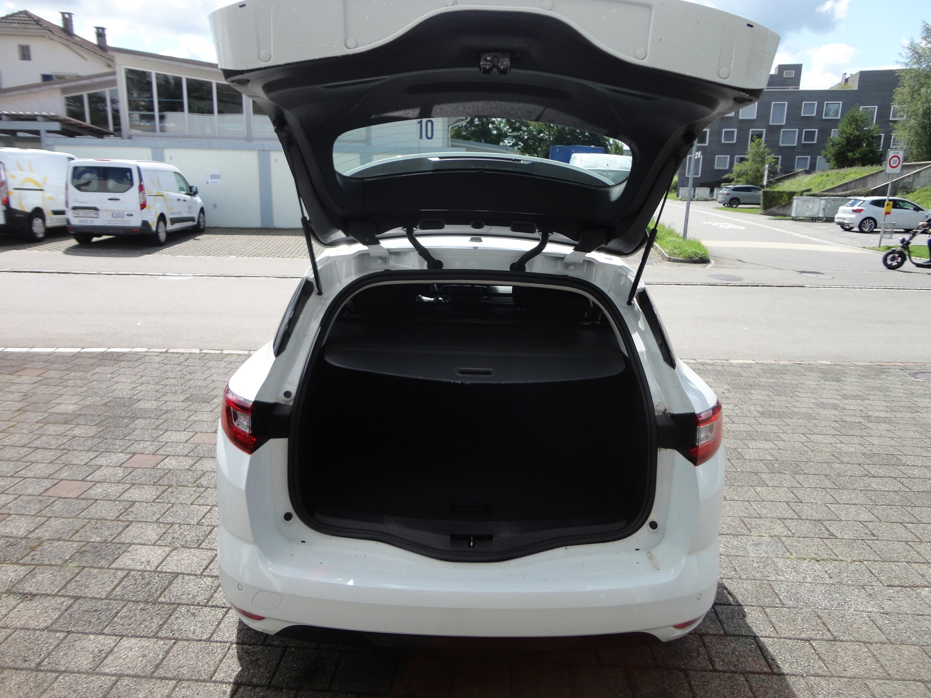 RENAULT Mégane Grandtour 1.5 dCi Business EDC-image-10