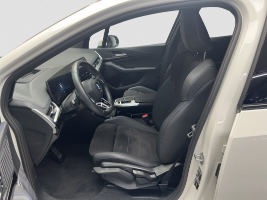 BMW 218i Act. Tour. M Sport-image-8