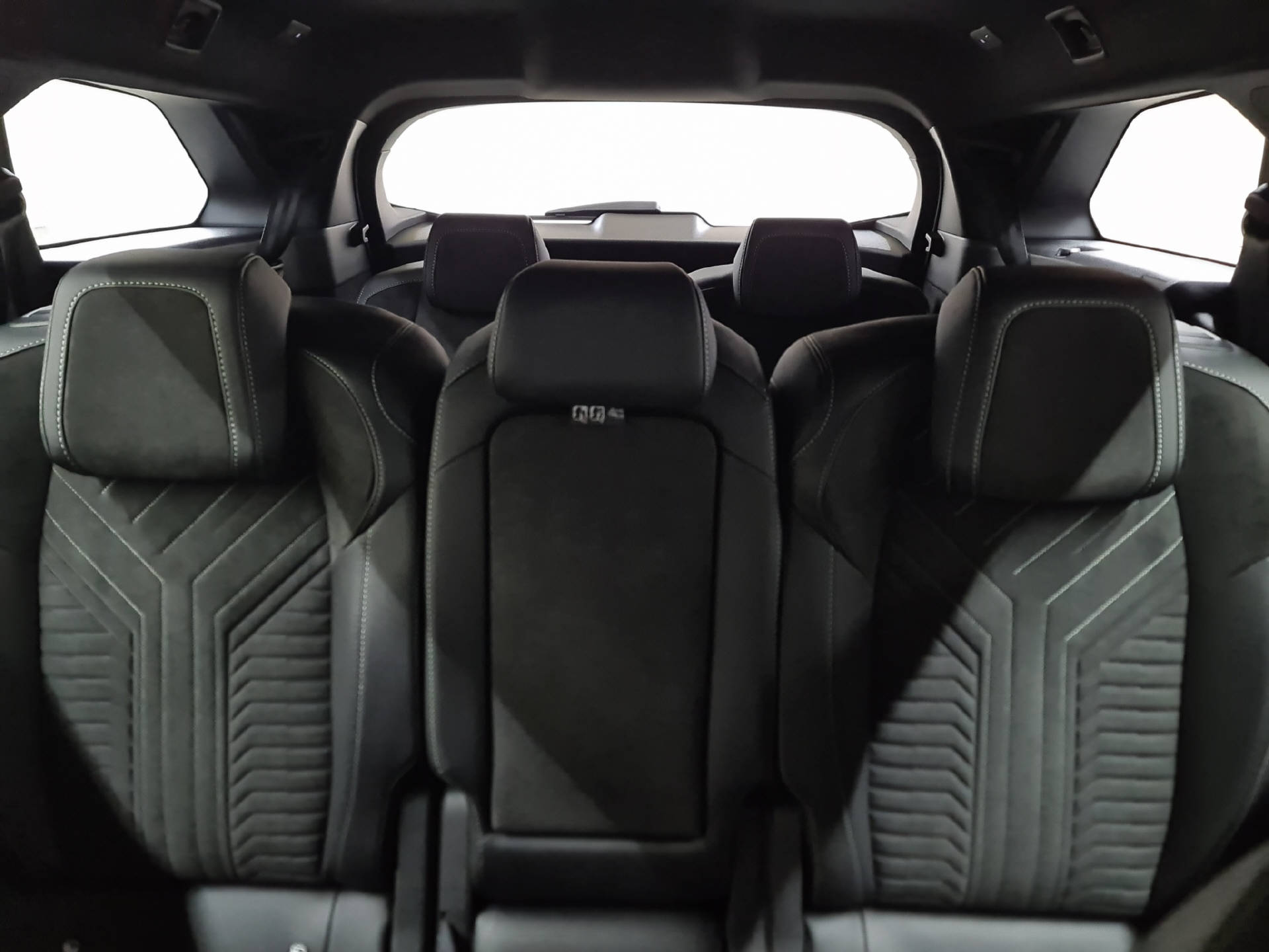 PEUGEOT E-5008 Launch Edition AWD-image-11