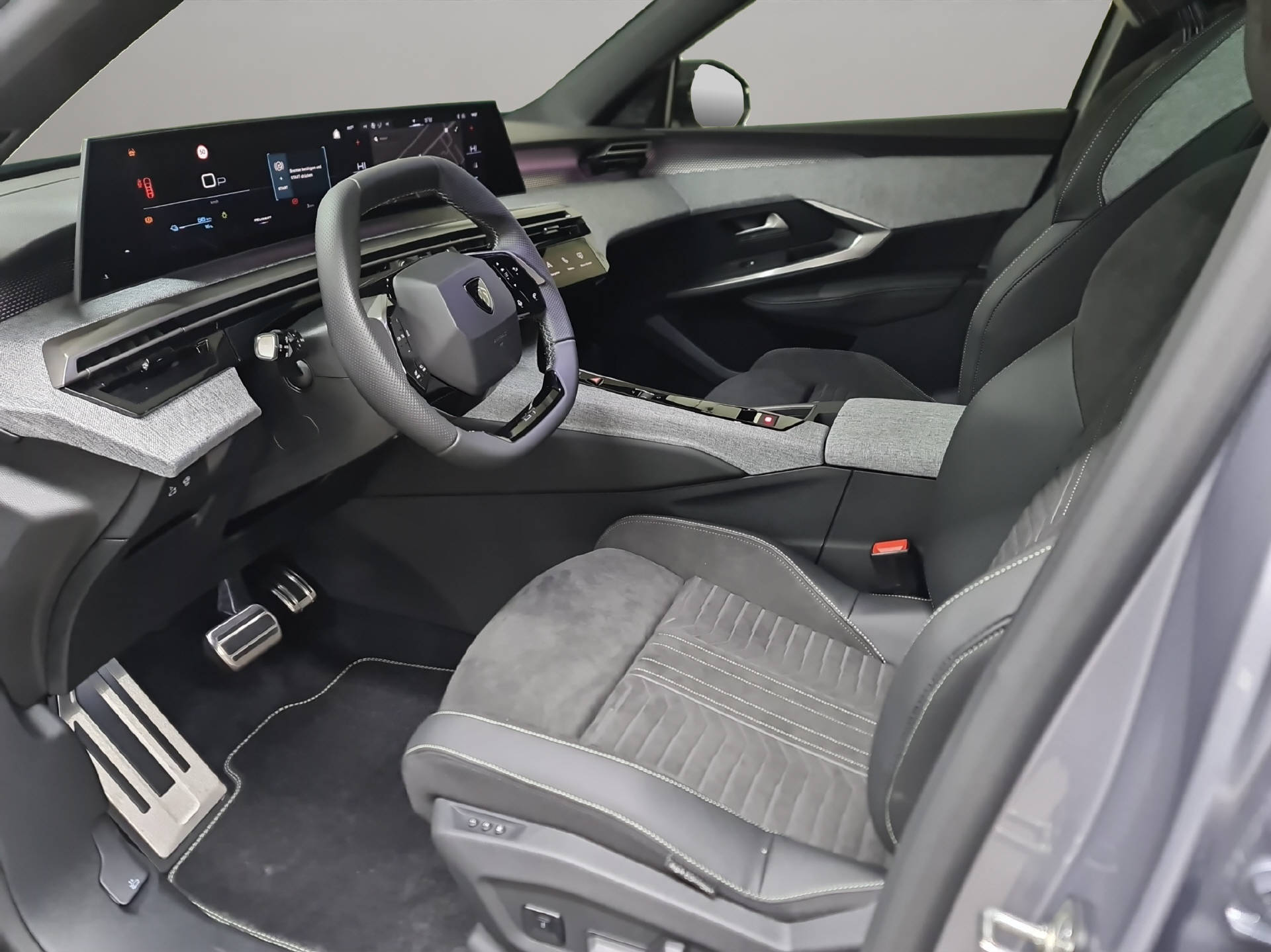 PEUGEOT E-5008 Launch Edition AWD-image-6