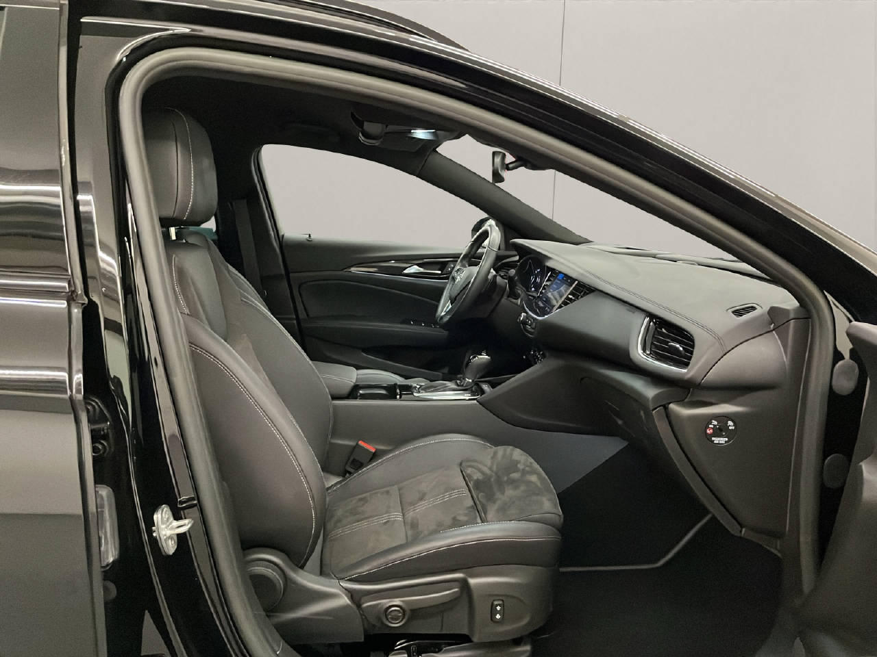 OPEL Insignia Sports Tourer 2.0 D Ultimate-image-11