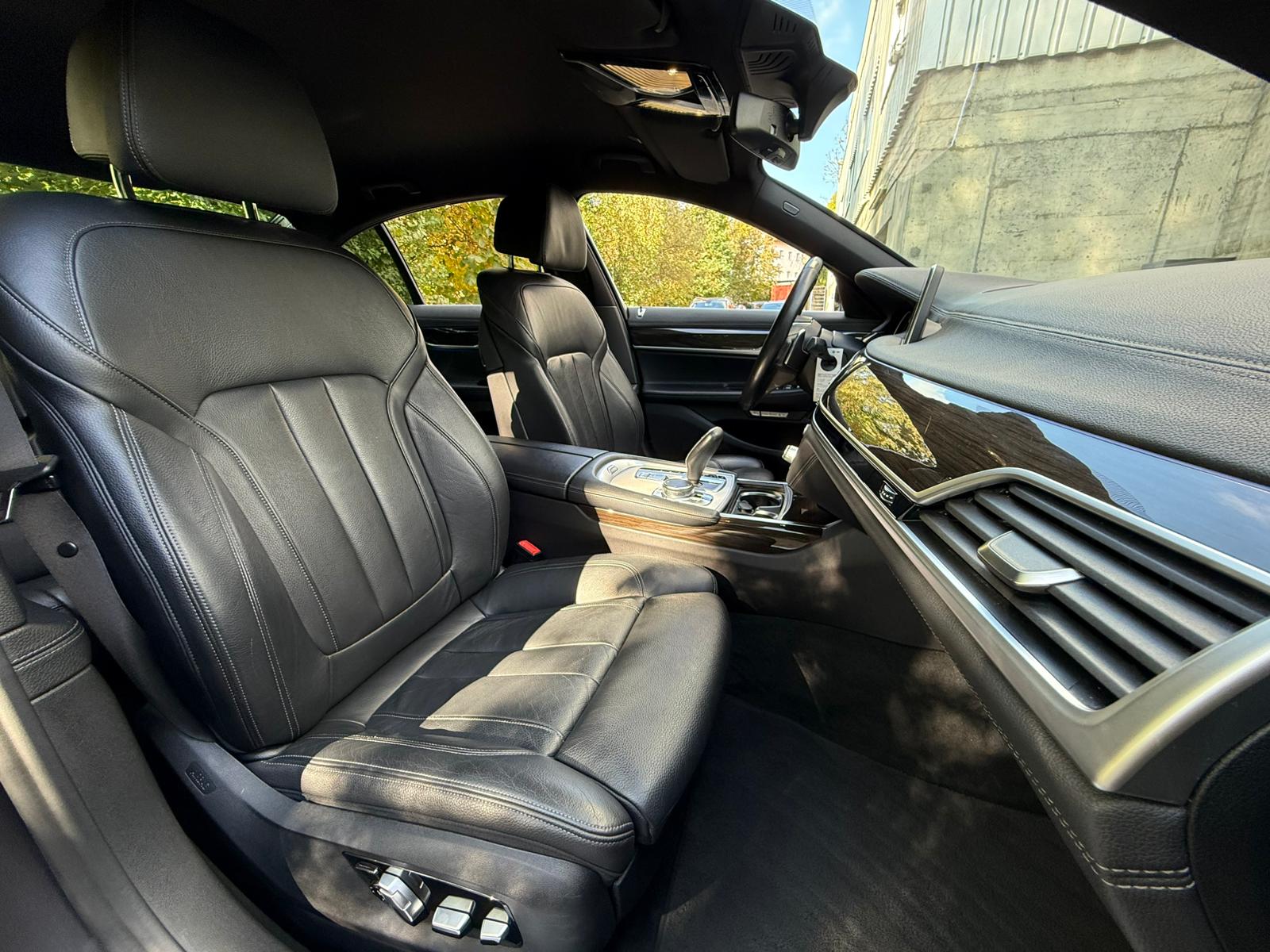 BMW 730d xDrive Steptronic-image-18
