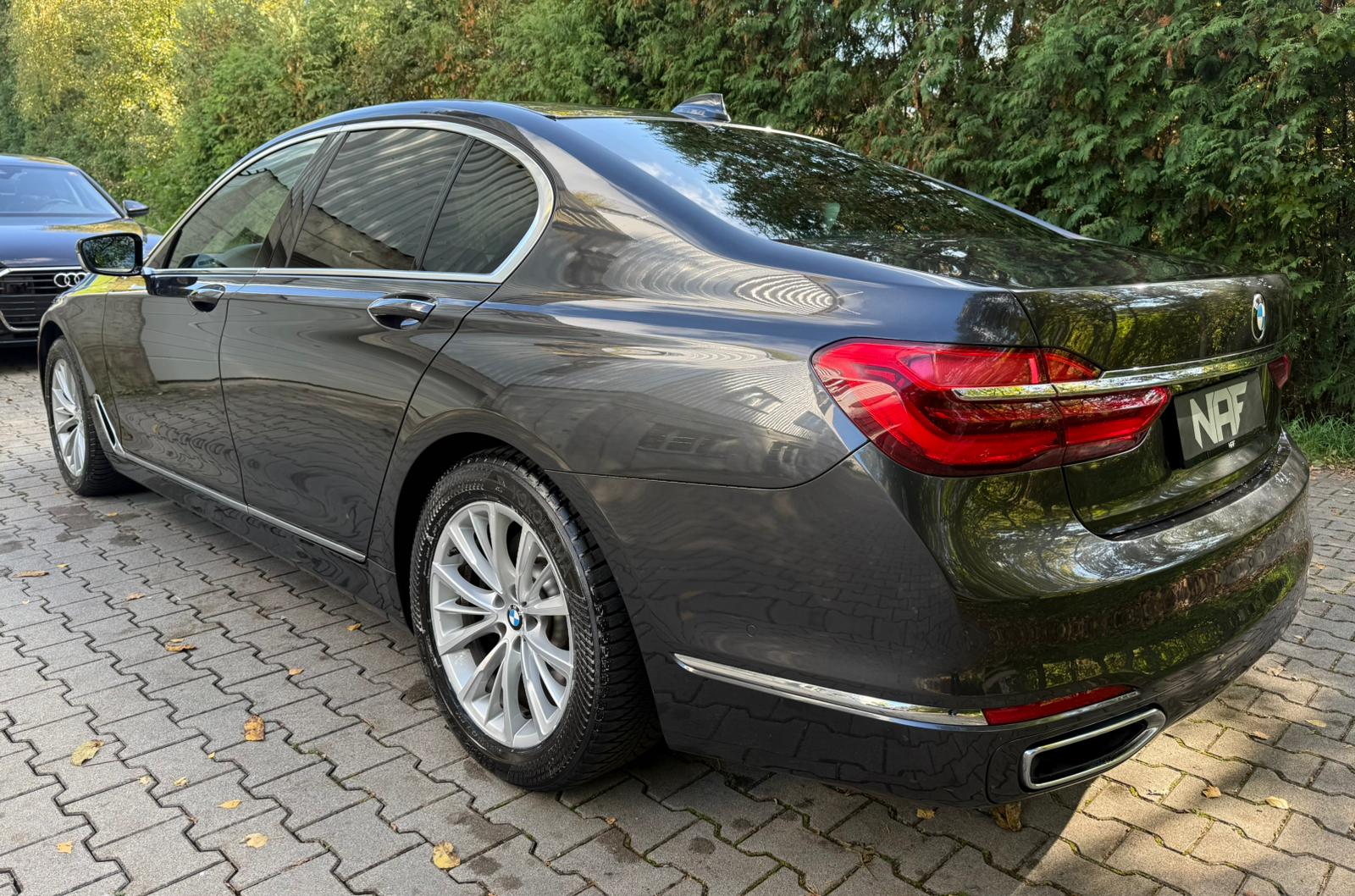 BMW 730d xDrive Steptronic-image-2