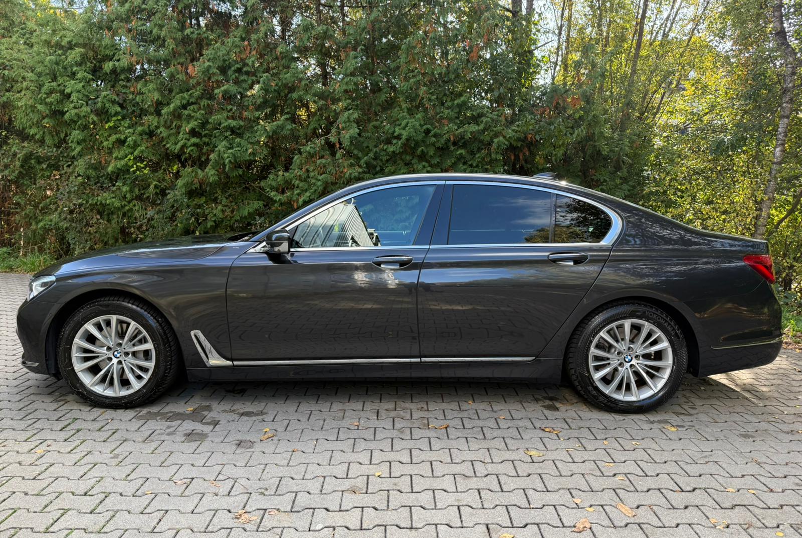 BMW 730d xDrive Steptronic-image-1