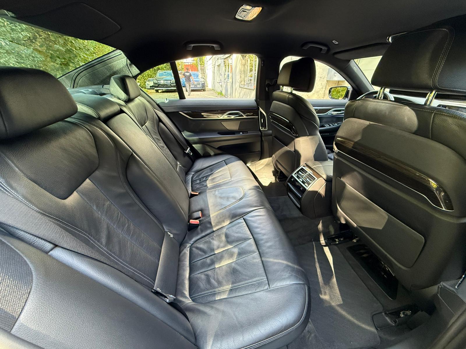 BMW 730d xDrive Steptronic-image-16
