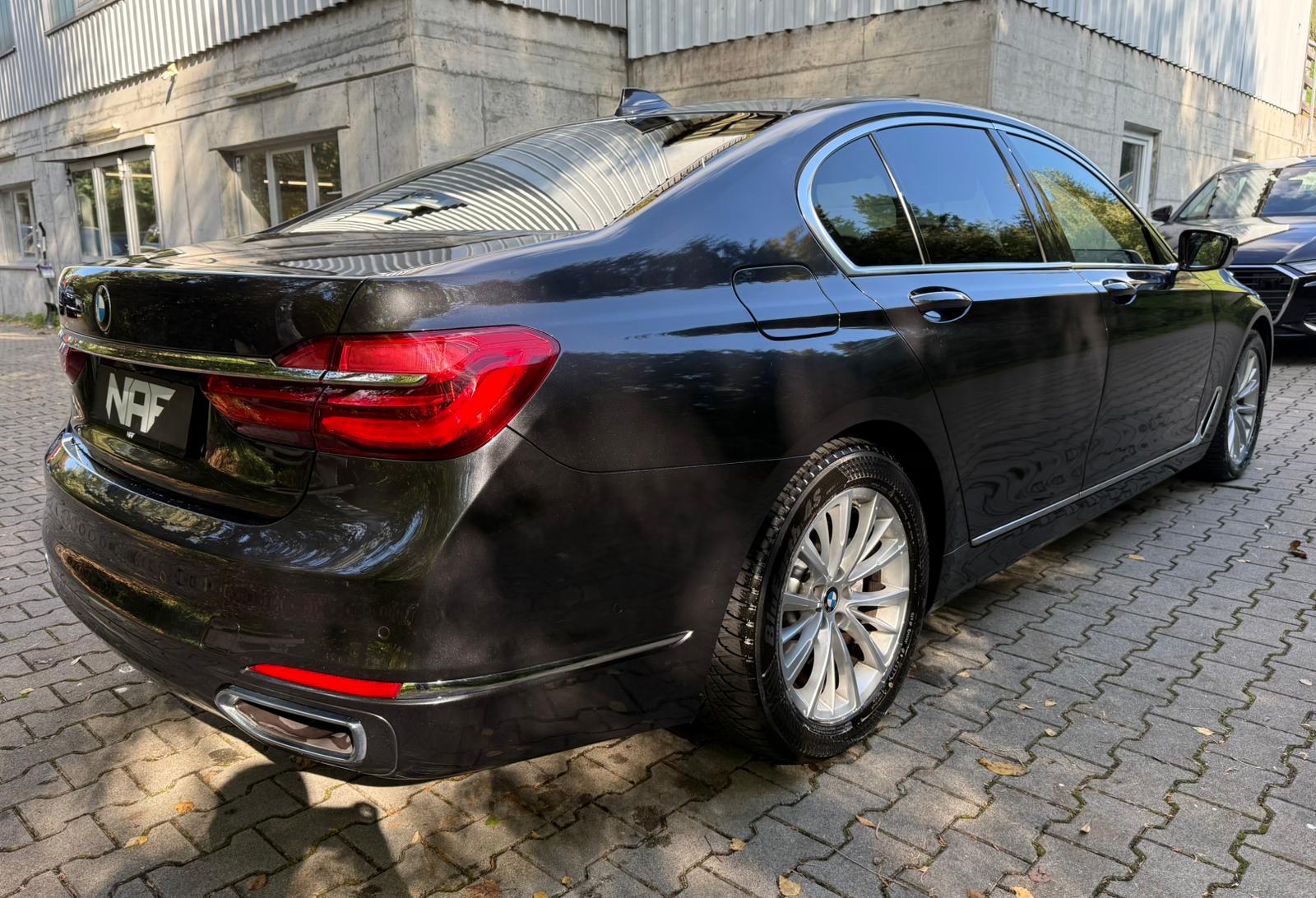 BMW 730d xDrive Steptronic-image-4