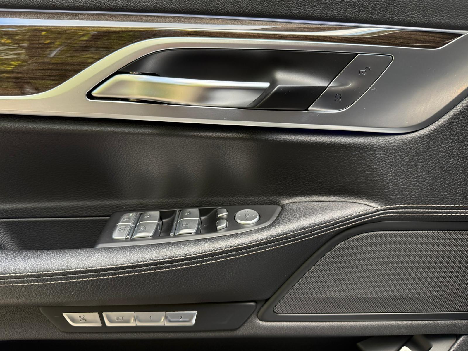 BMW 730d xDrive Steptronic-image-12