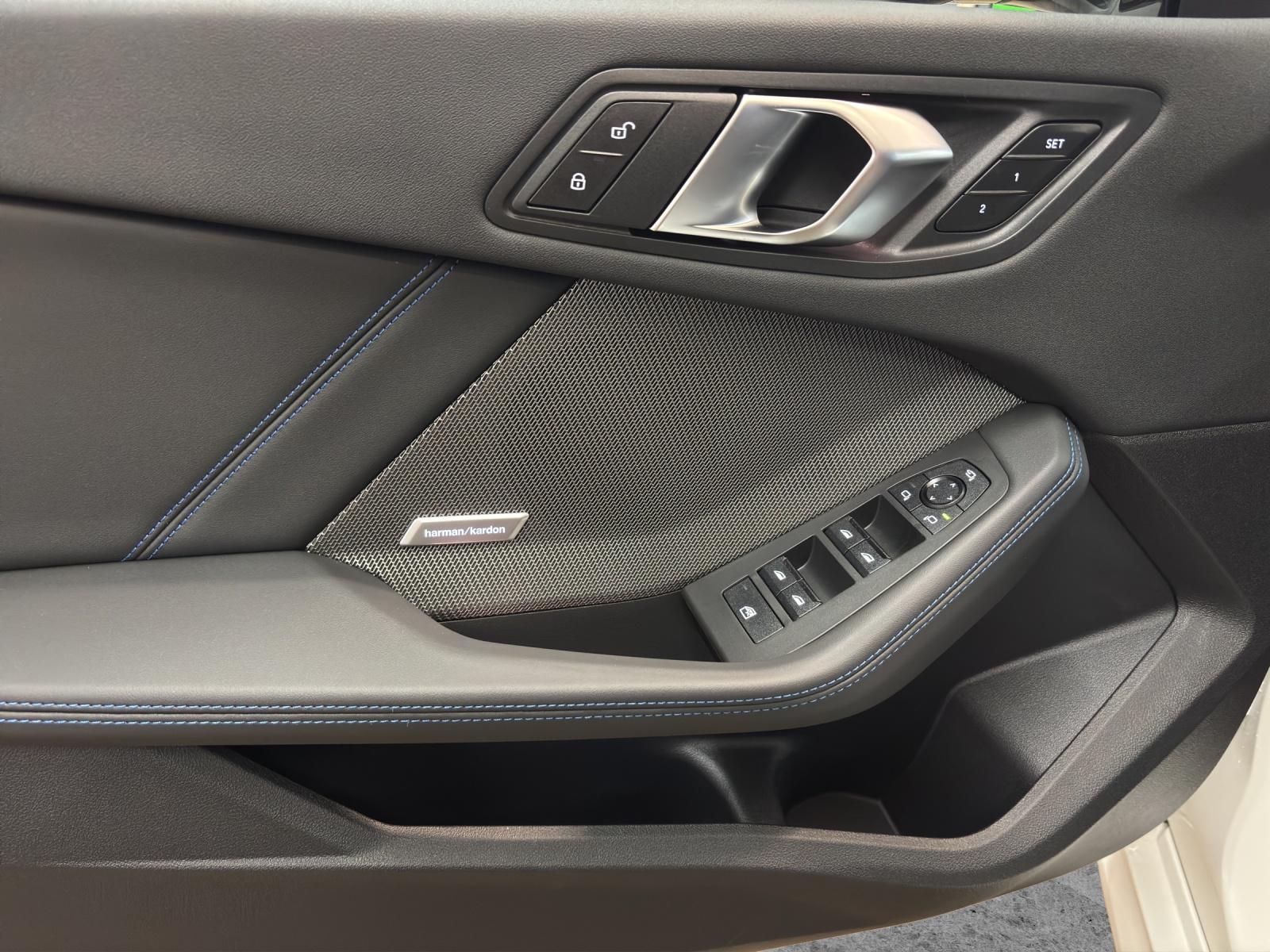 BMW M235i xDrive Gran Coupé-image-9
