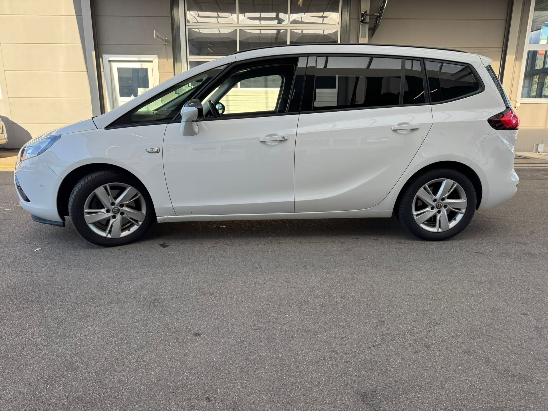OPEL Zafira Tourer 1.6i 16V Turbo Drive-image-2