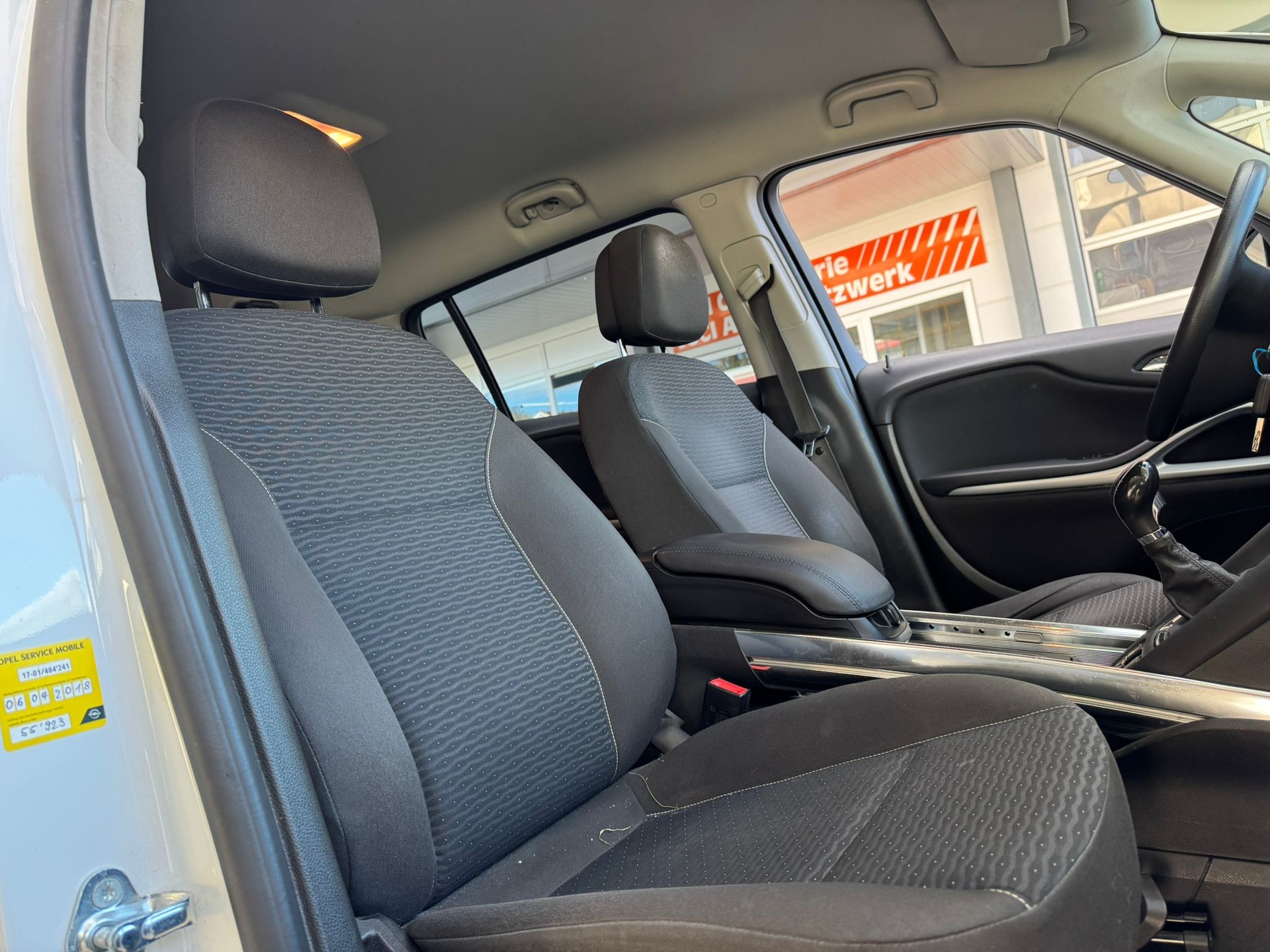 OPEL Zafira Tourer 1.6i 16V Turbo Drive-image-12