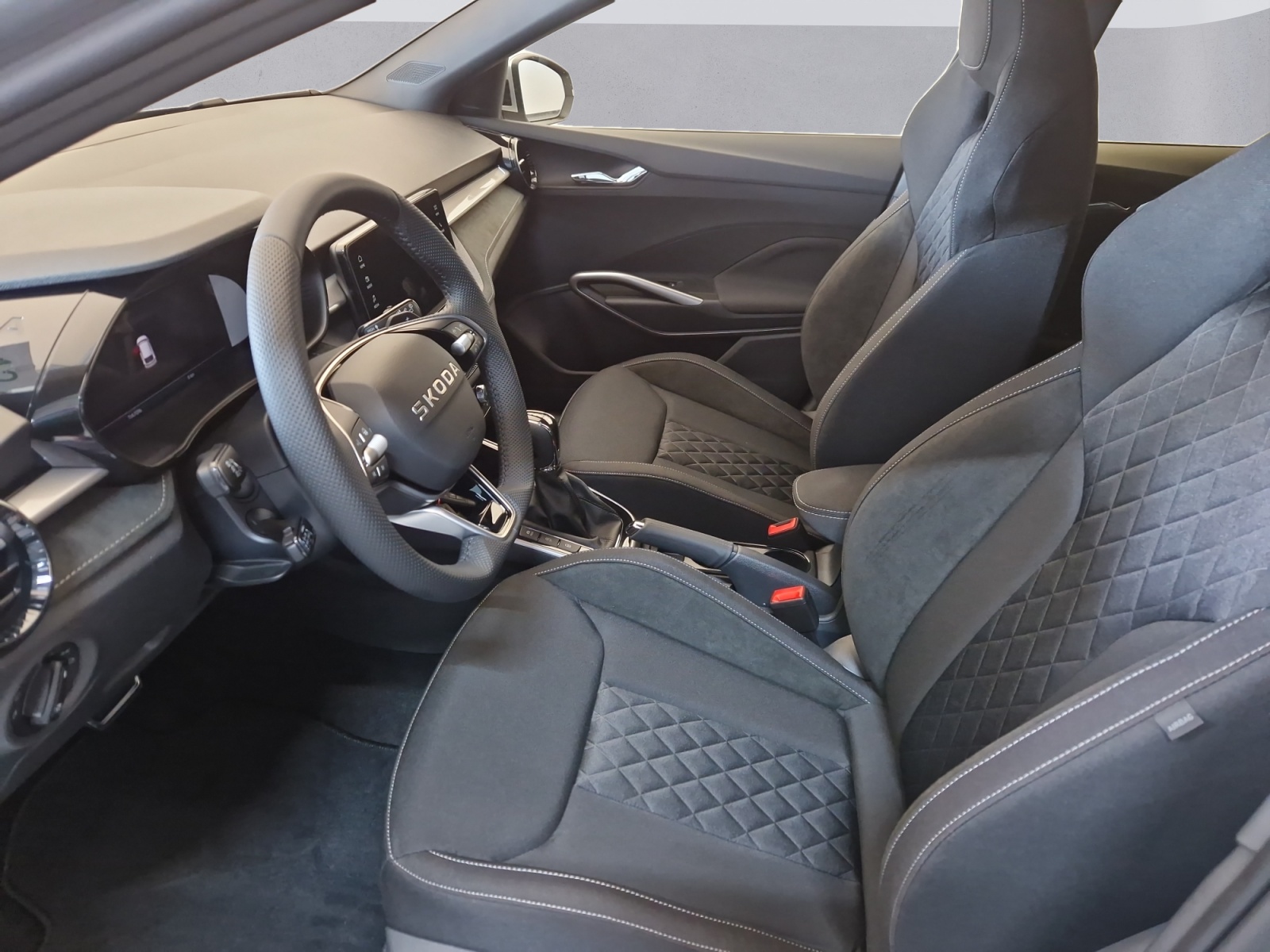 SKODA Fabia 1.0 TSI Dynamic DSG-image-8
