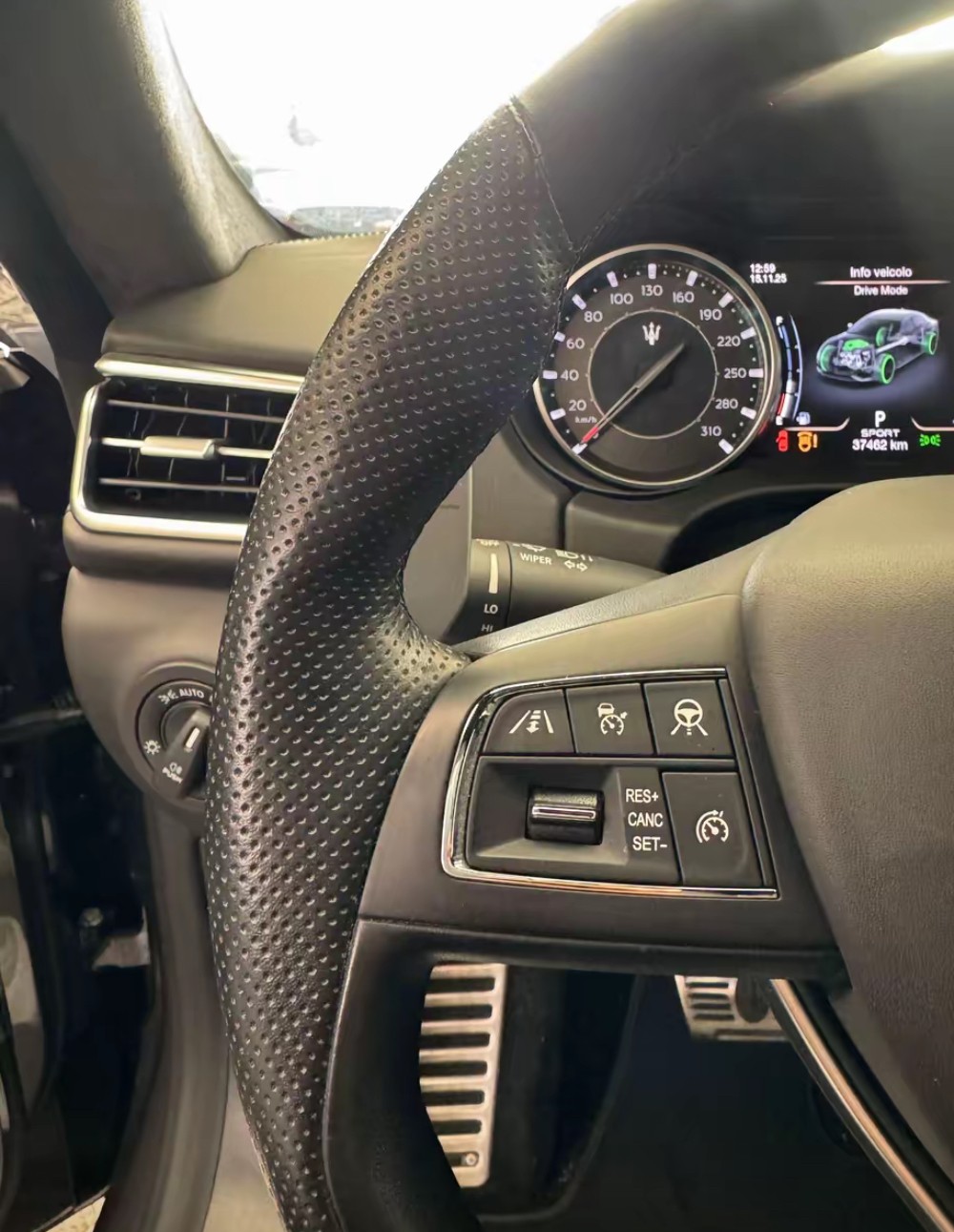 MASERATI Ghibli 3.0 V6 Modena Alcantara-image-14