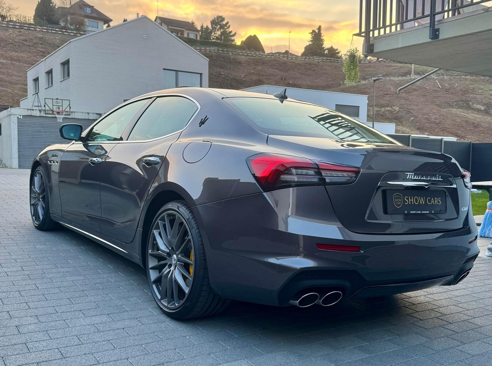 MASERATI Ghibli 3.0 V6 Modena Alcantara-image-1
