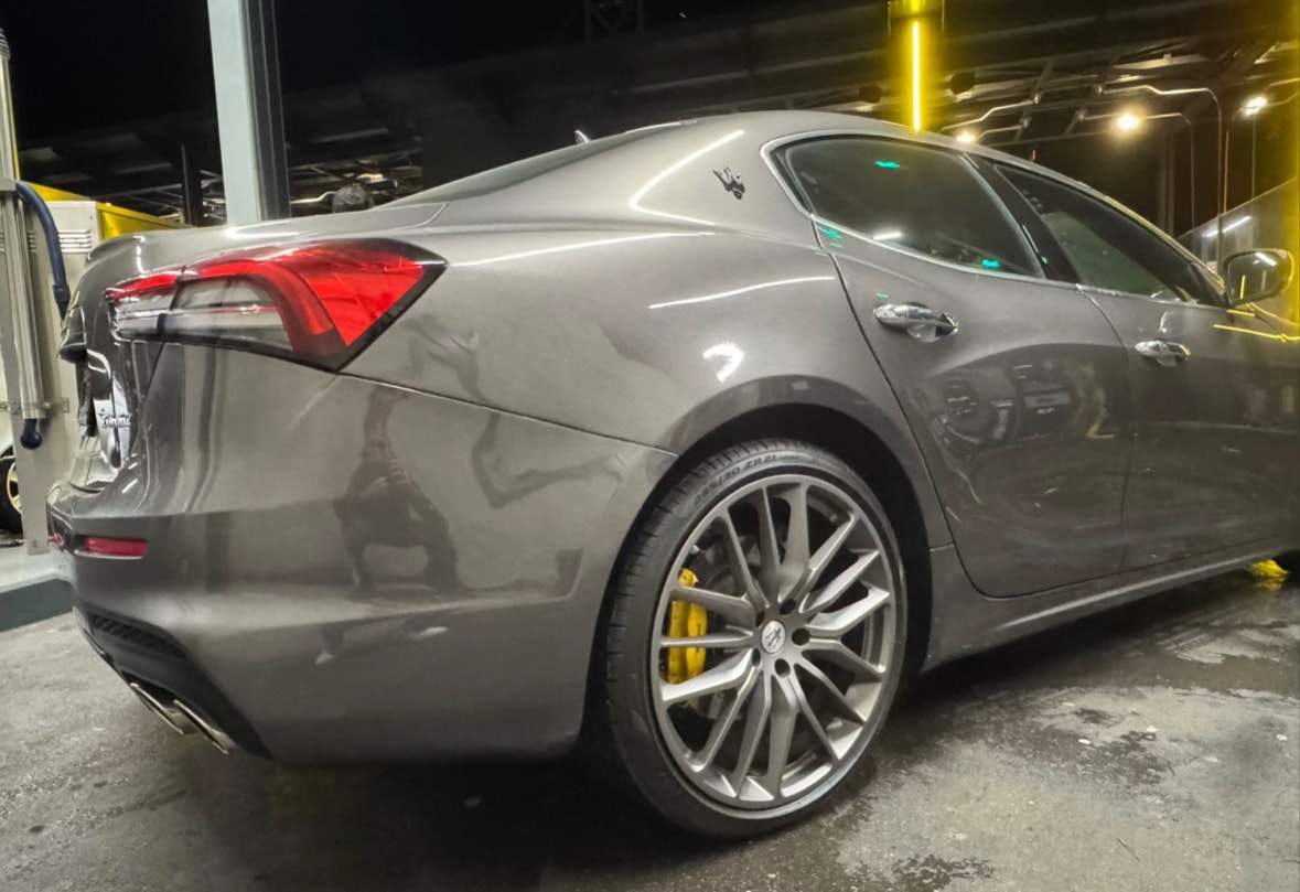 MASERATI Ghibli 3.0 V6 Modena Alcantara-image-3