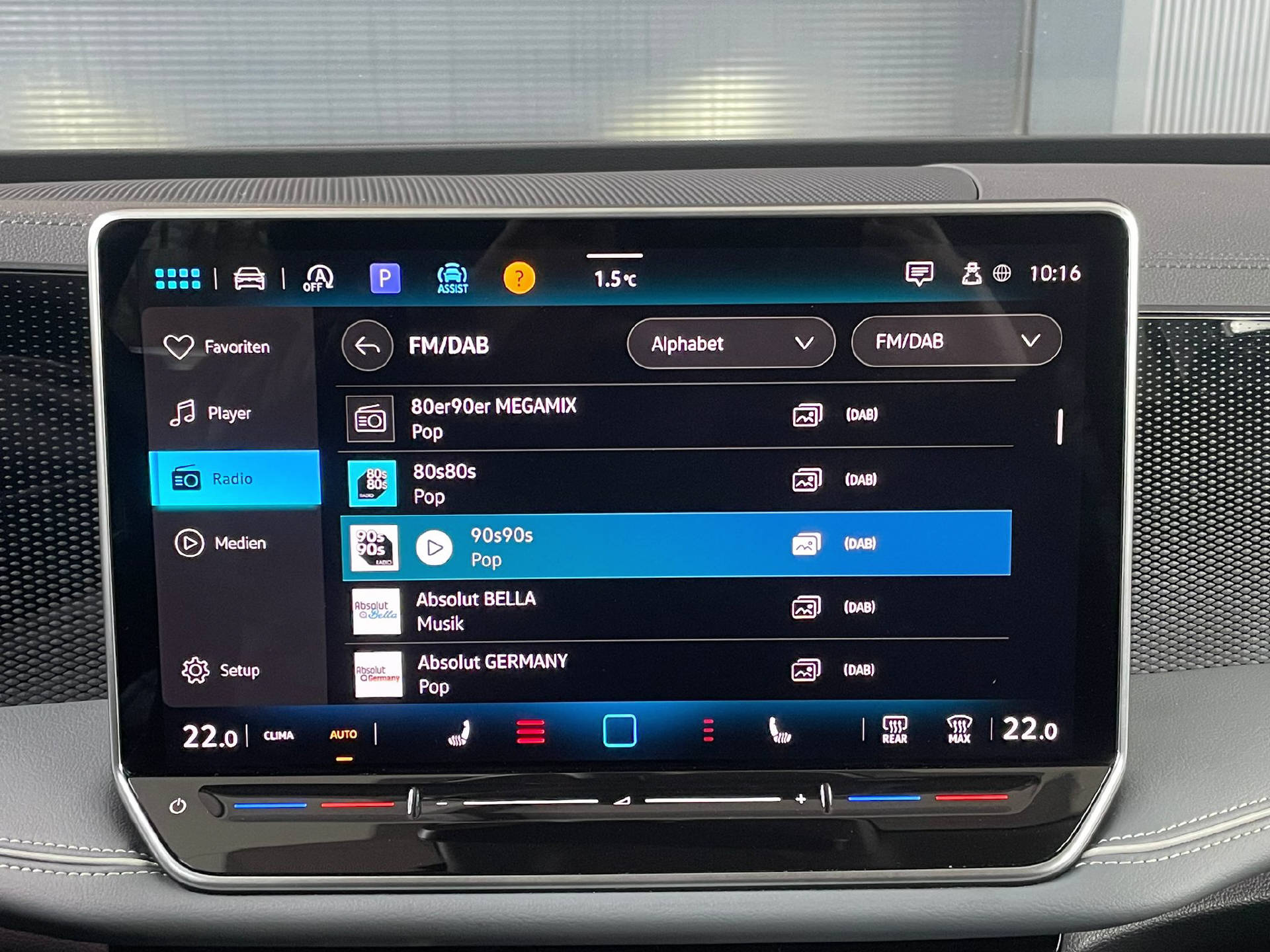 VW Passat Variant 1.5 TSI Business DSG-image-14