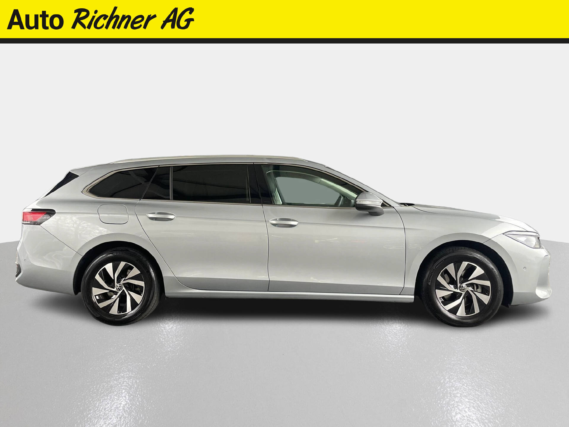 VW Passat Variant 1.5 TSI Business DSG-image-2