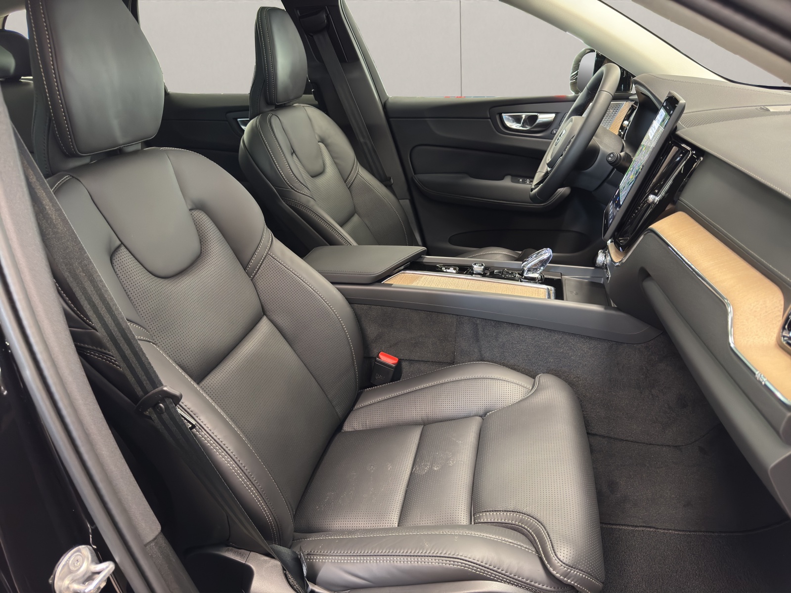 VOLVO XC60 2.0 T8 TE Ultra Dark eAWD-image-14