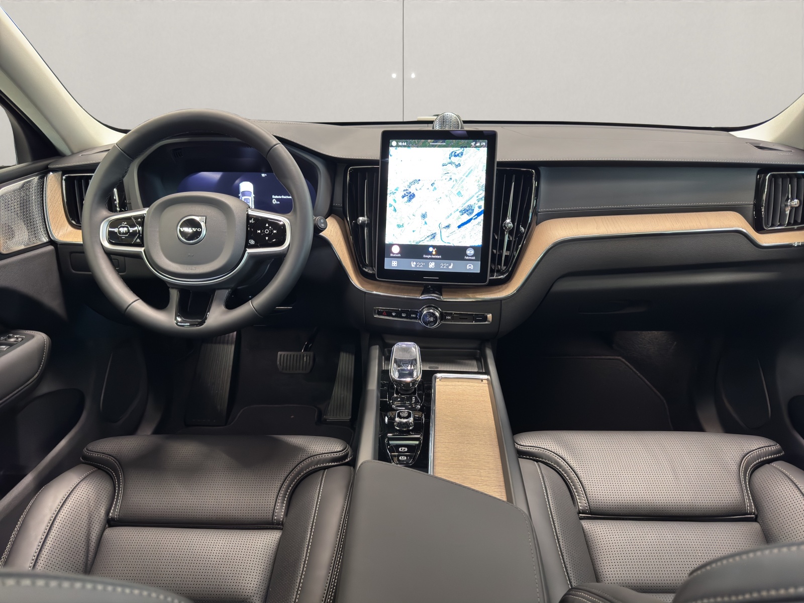 VOLVO XC60 2.0 T8 TE Ultra Dark eAWD-image-9