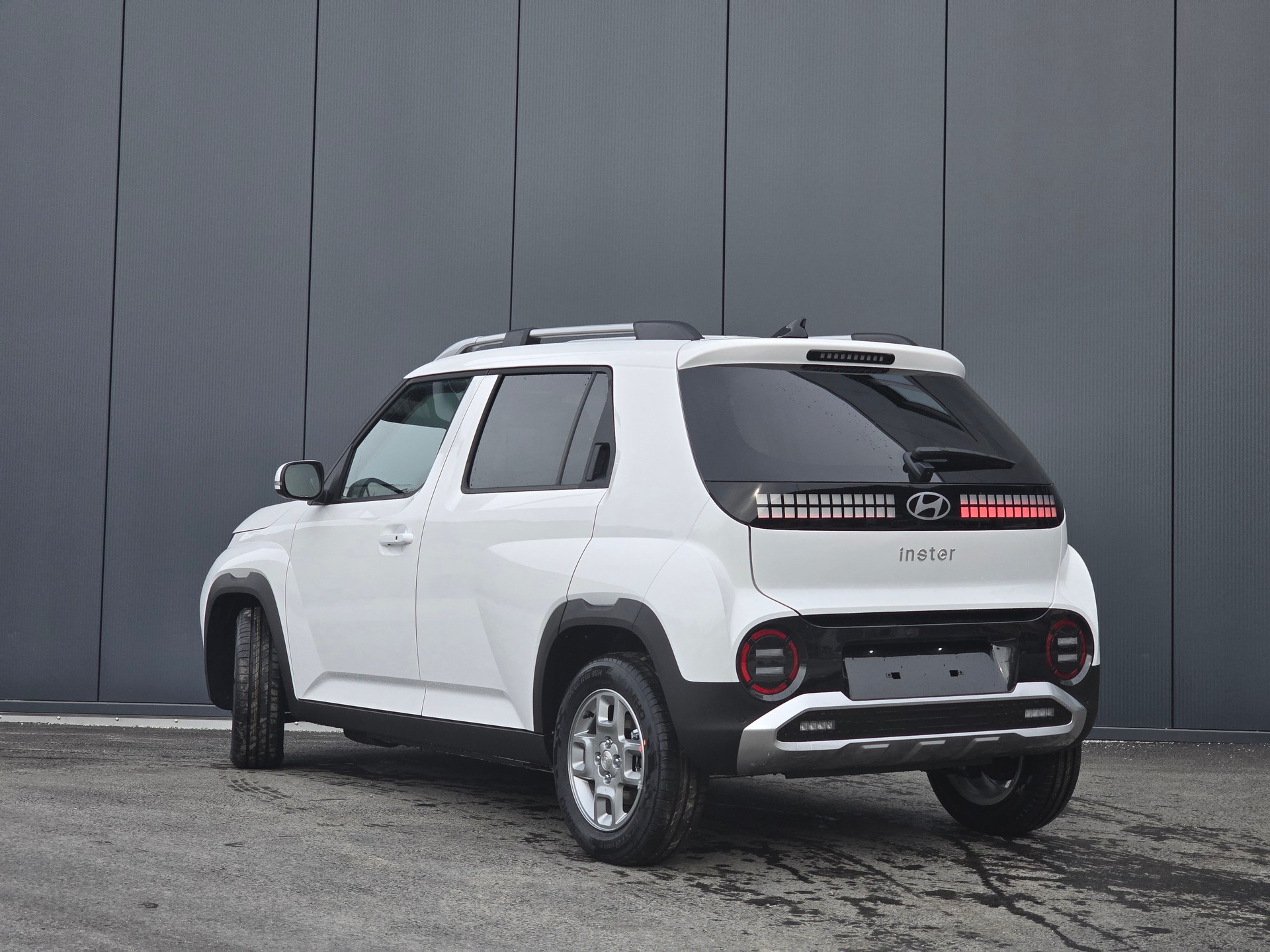 HYUNDAI Inster 49kWh Amplia-image-1