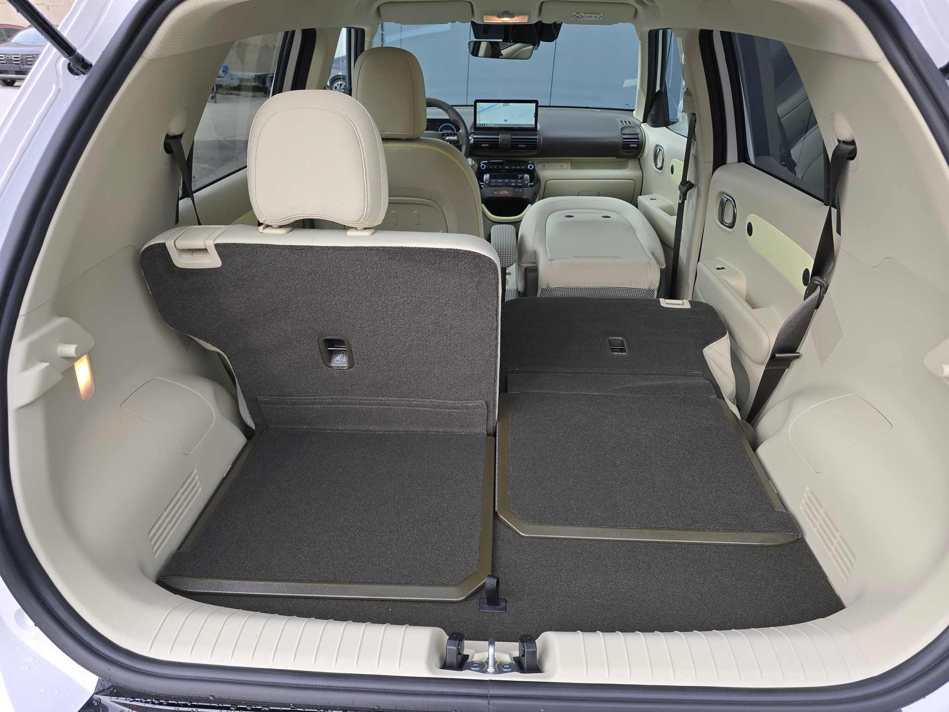 HYUNDAI Inster 49kWh Amplia-image-10
