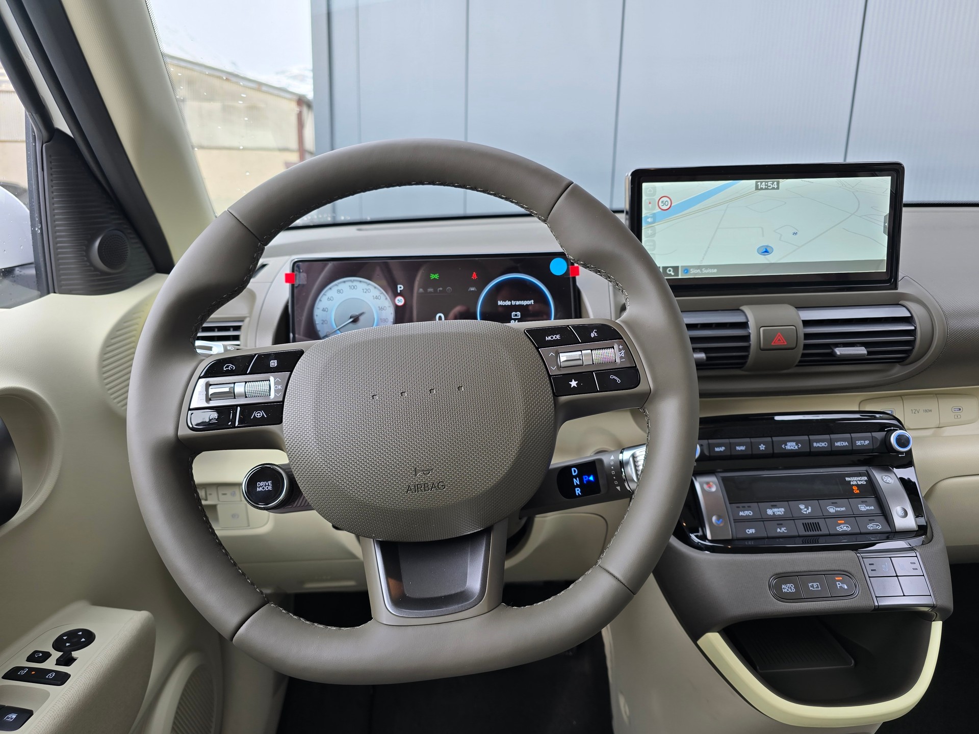 HYUNDAI Inster 49kWh Amplia-image-4