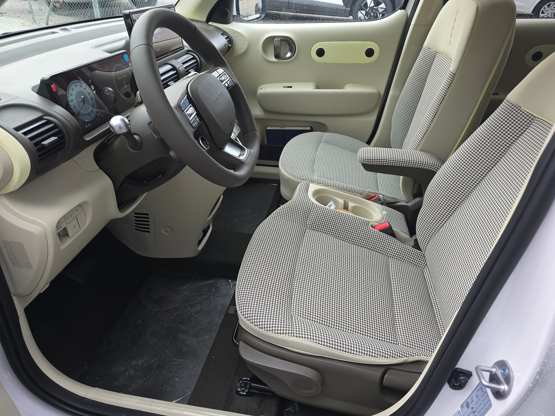 HYUNDAI Inster 49kWh Amplia-image-2