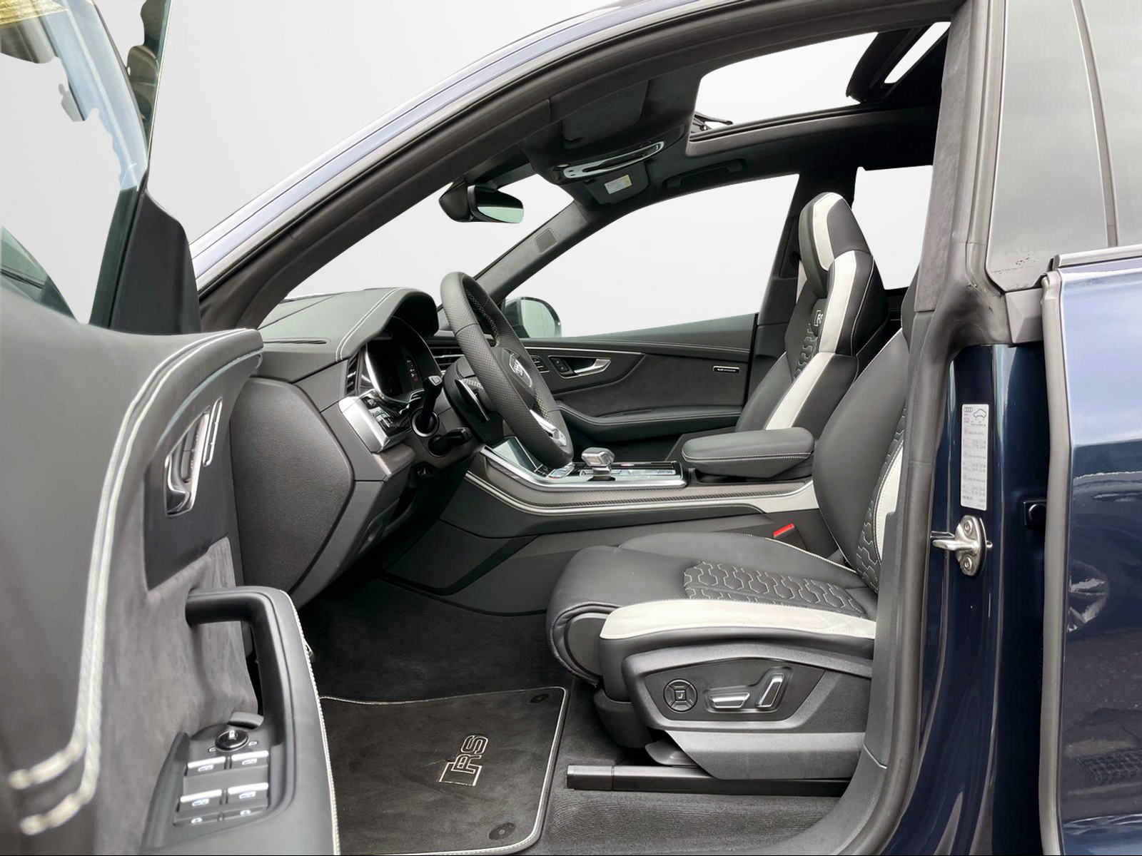 AUDI RSQ8 quattro-image-4